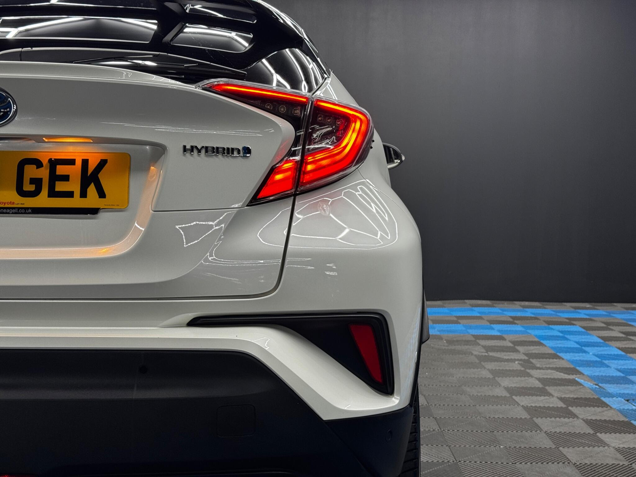 Toyota C-HR 1.8 VVT-h Dynamic CVT Euro 6 (s/s) 5dr 5dr Automatic 2026