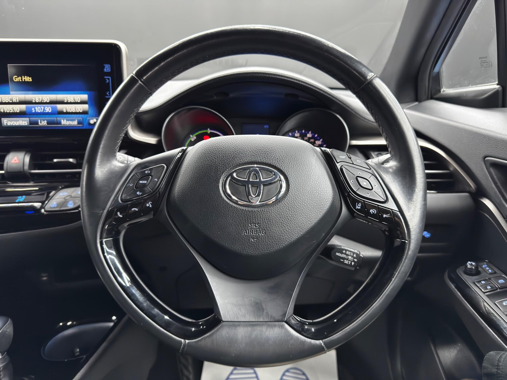 Toyota C-HR 1.8 VVT-h Dynamic CVT Euro 6 (s/s) 5dr 5dr Automatic 2026