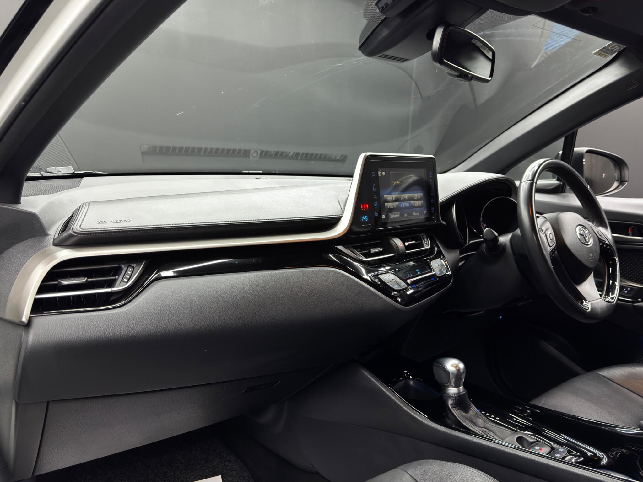 Toyota C-HR 1.8 VVT-h Dynamic CVT Euro 6 (s/s) 5dr 5dr Automatic 2026
