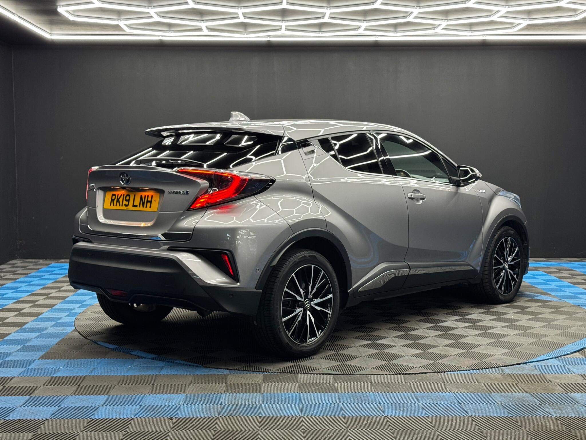 Toyota C-HR 1.8 VVT-h Excel CVT Euro 6 (s/s) 5dr 5dr Automatic 2026