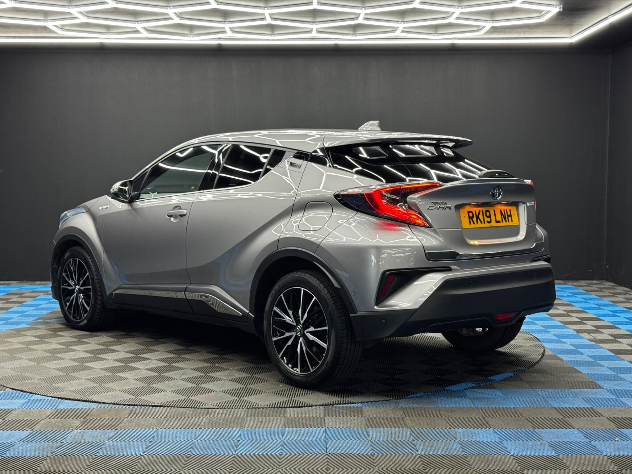 Toyota C-HR 1.8 VVT-h Excel CVT Euro 6 (s/s) 5dr 5dr Automatic 2026