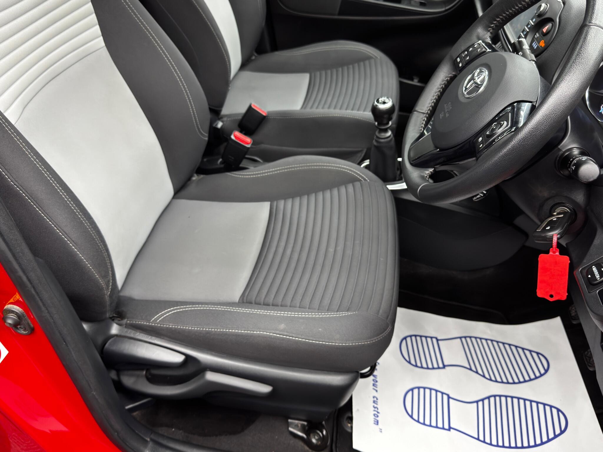Toyota Yaris 1.5 VVT-i Design Euro 6 5dr 5dr Manual 2026