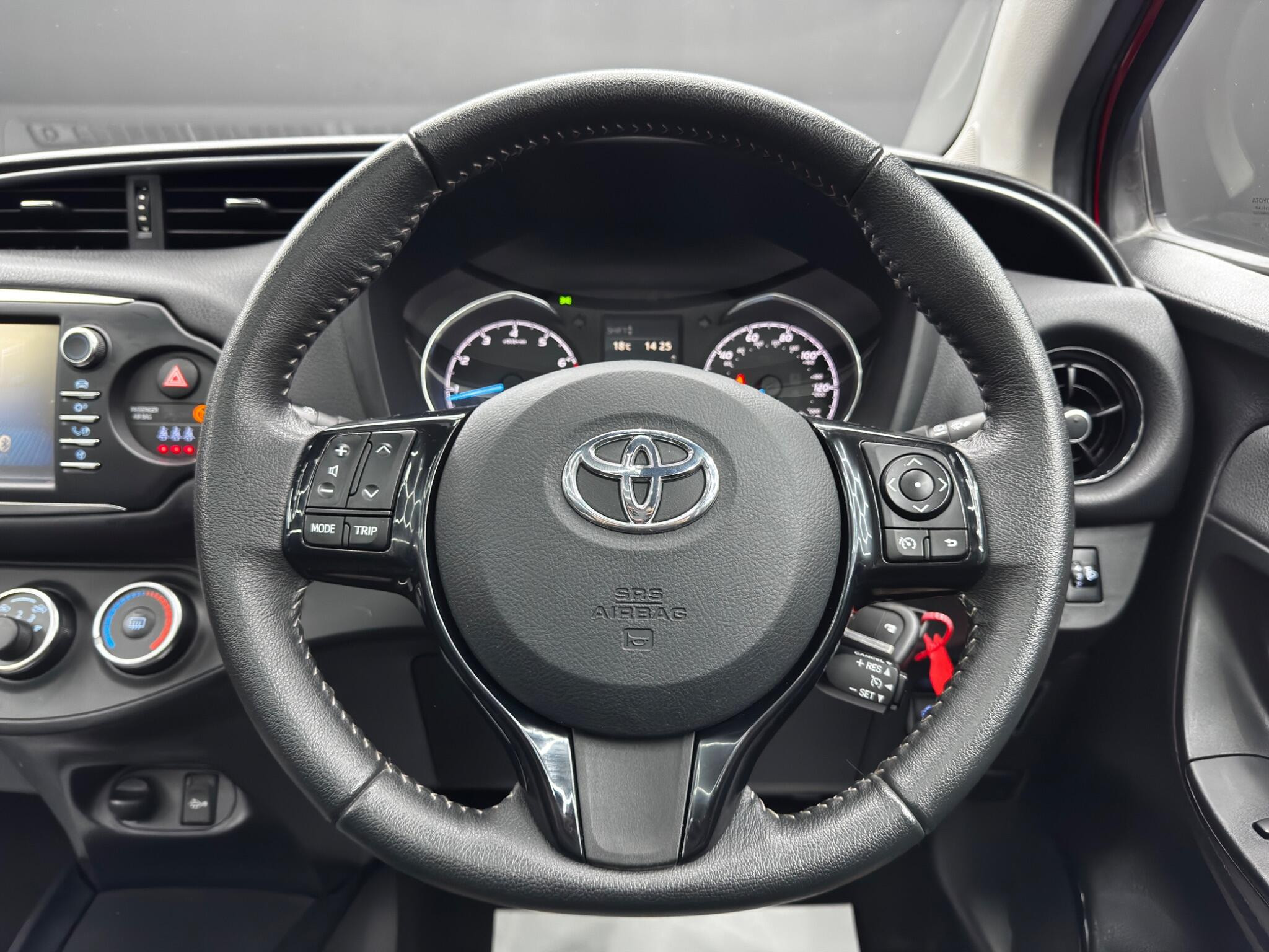 Toyota Yaris 1.5 VVT-i Design Euro 6 5dr 5dr Manual 2026
