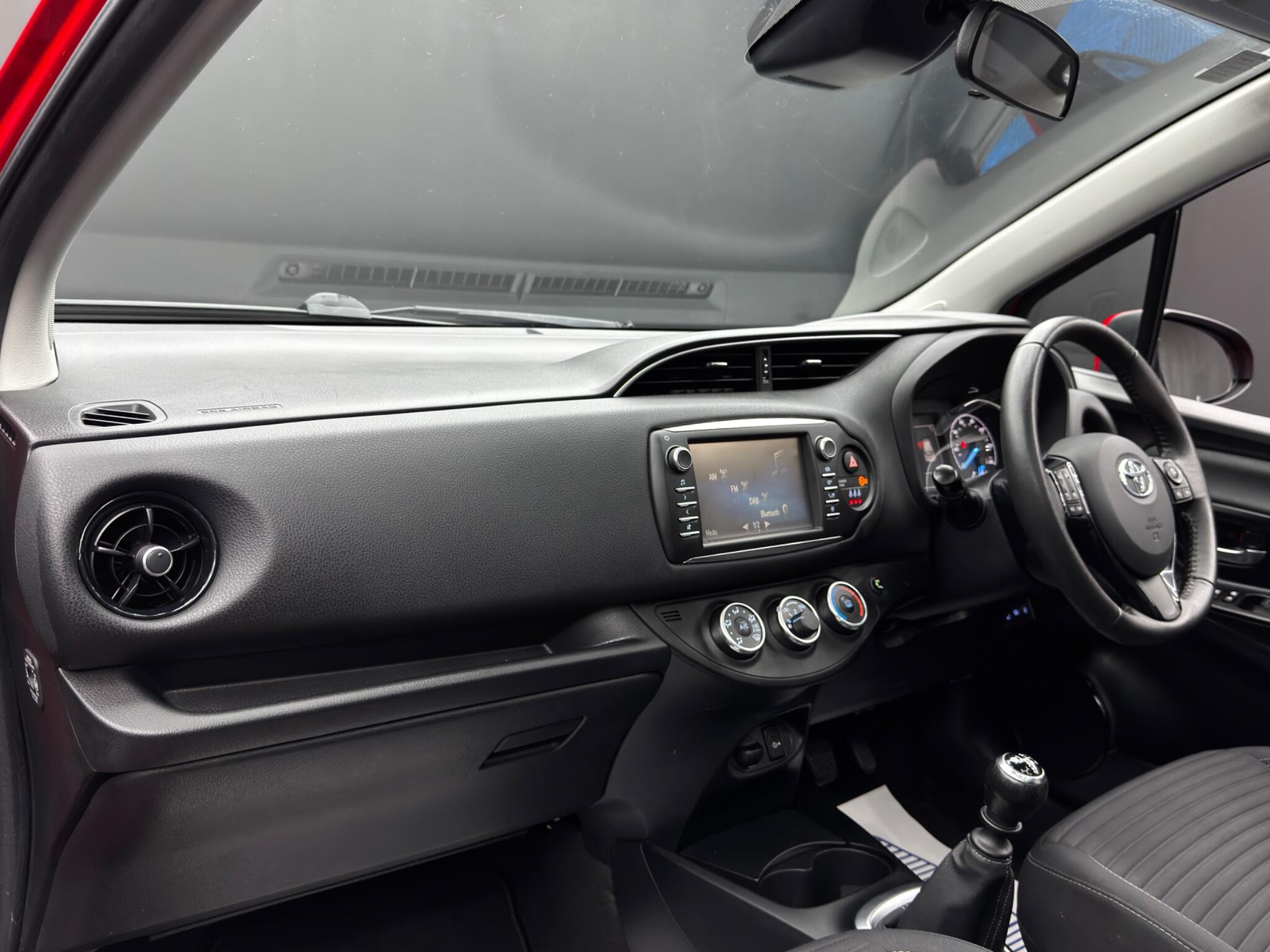 Toyota Yaris 1.5 VVT-i Design Euro 6 5dr 5dr Manual 2026