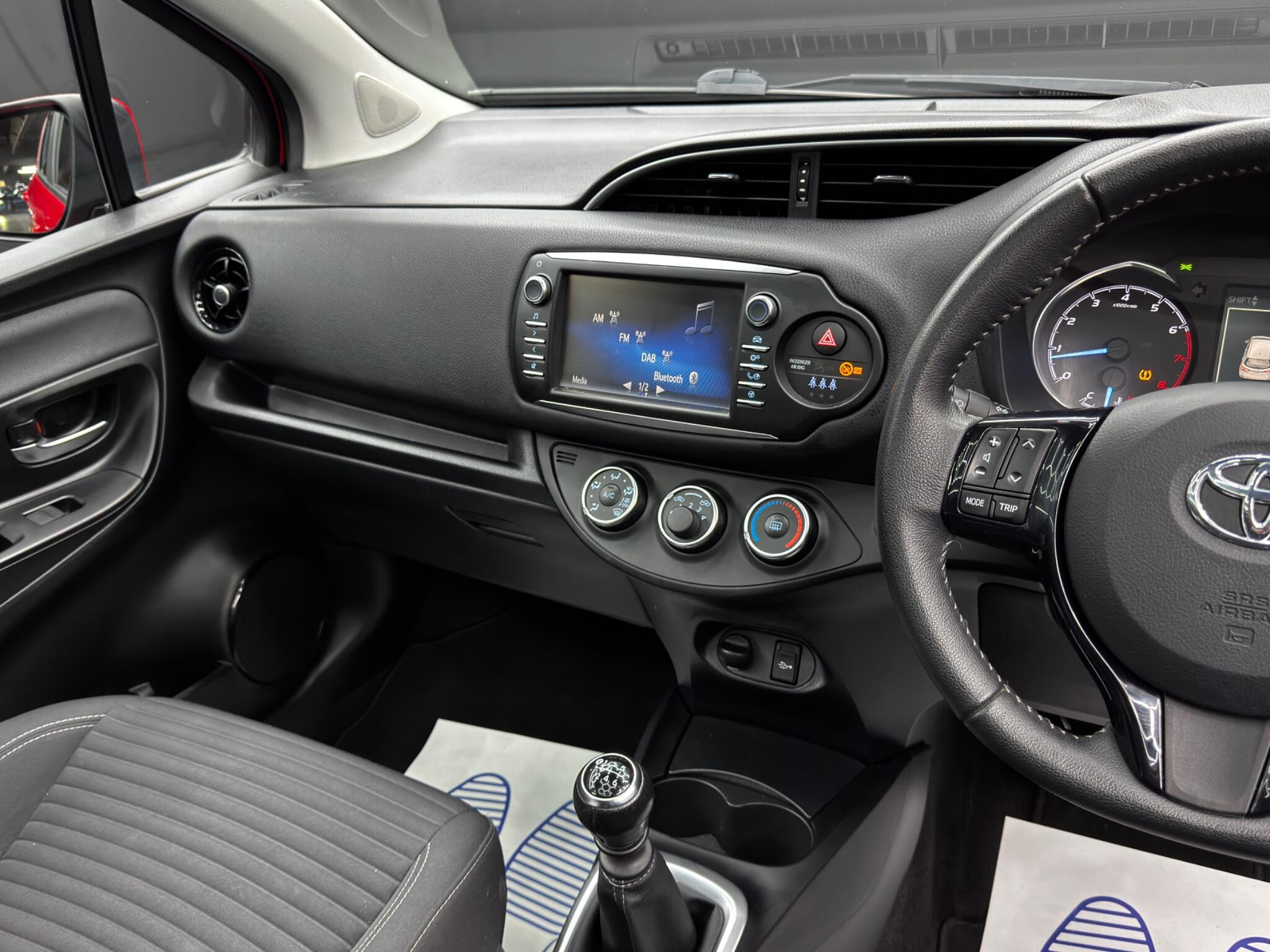 Toyota Yaris 1.5 VVT-i Design Euro 6 5dr 5dr Manual 2026