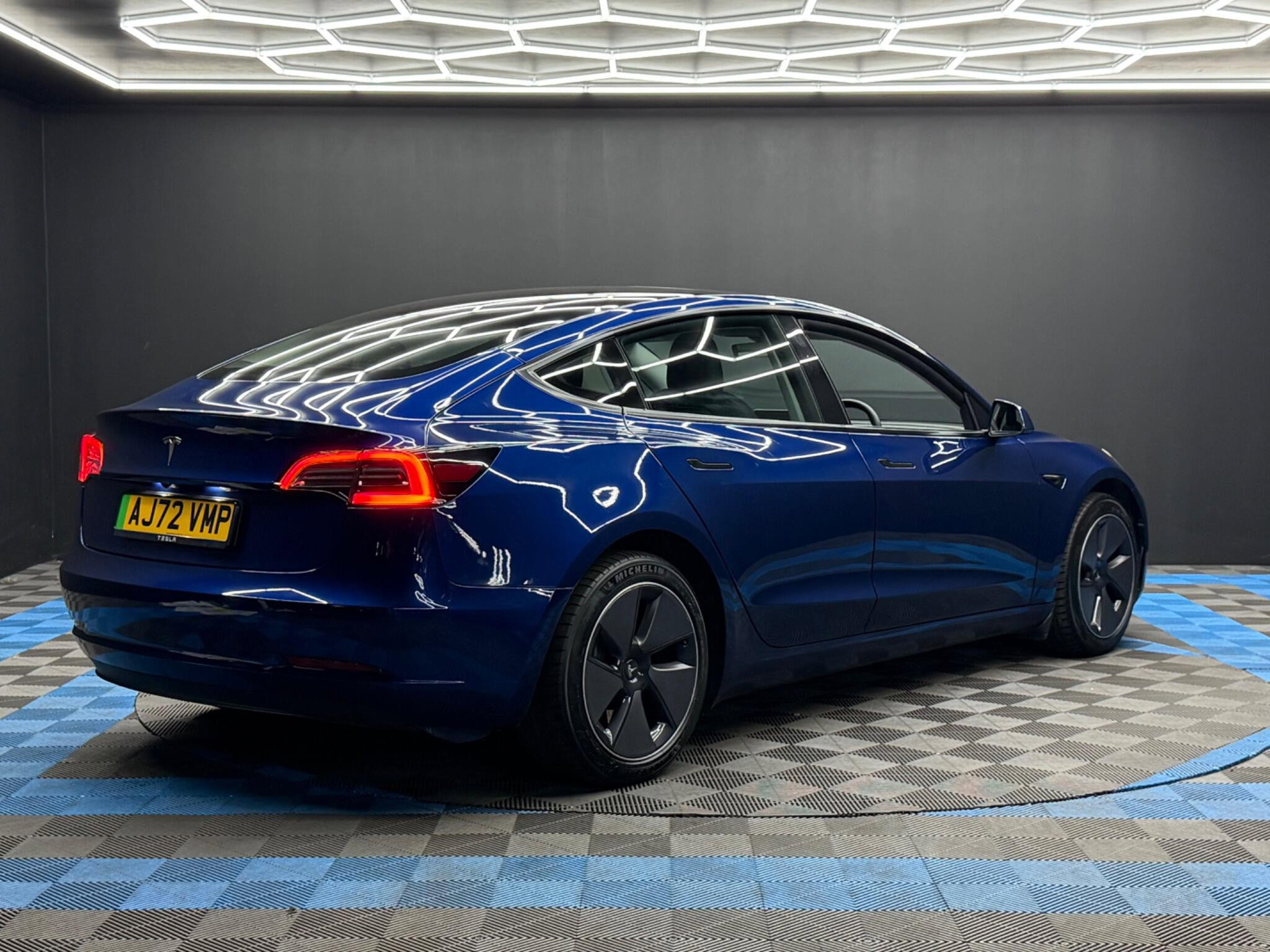Tesla Model 3 Auto RWD 4dr 4dr Automatic 2026