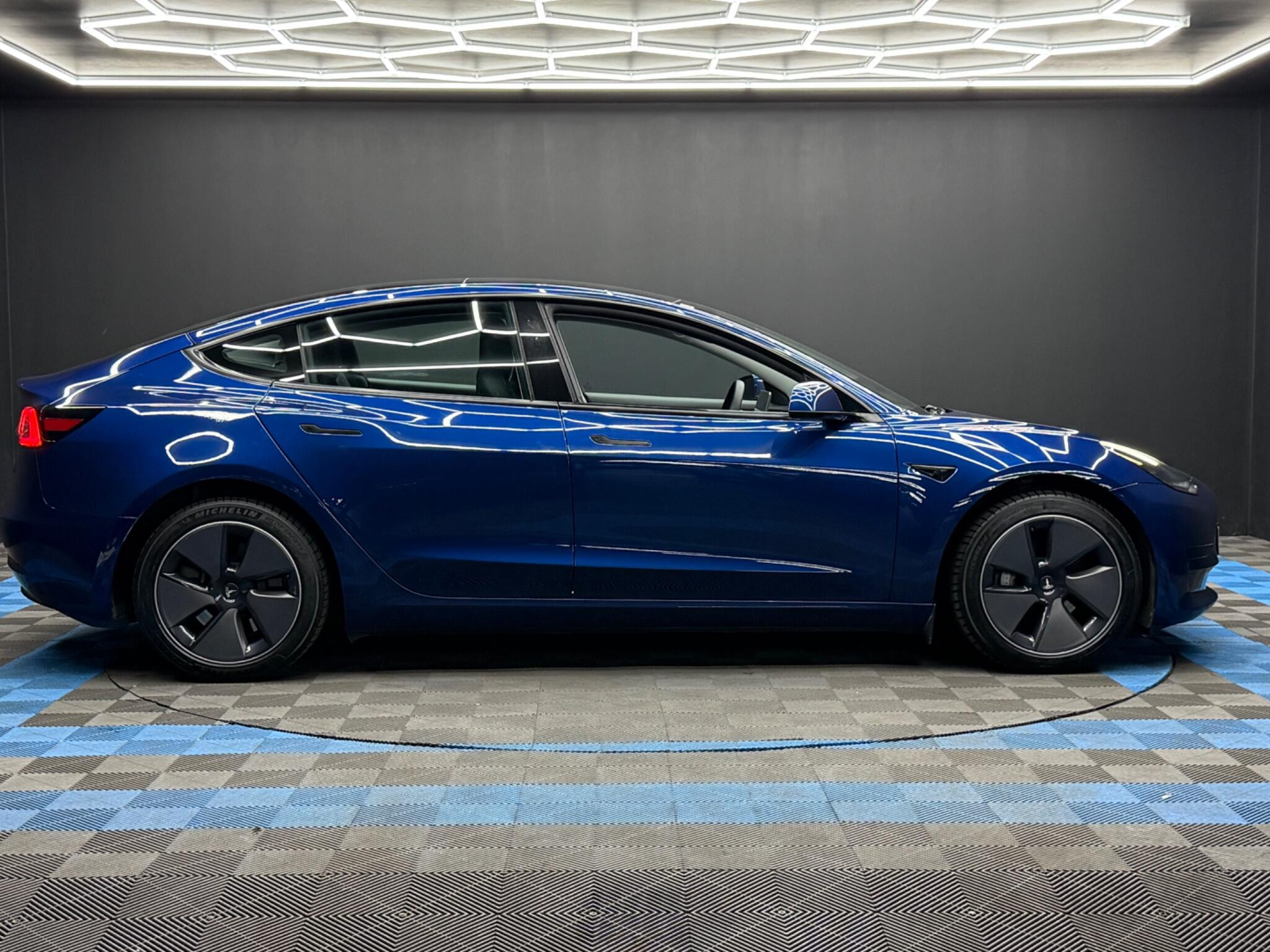 Tesla Model 3 Auto RWD 4dr 4dr Automatic 2026
