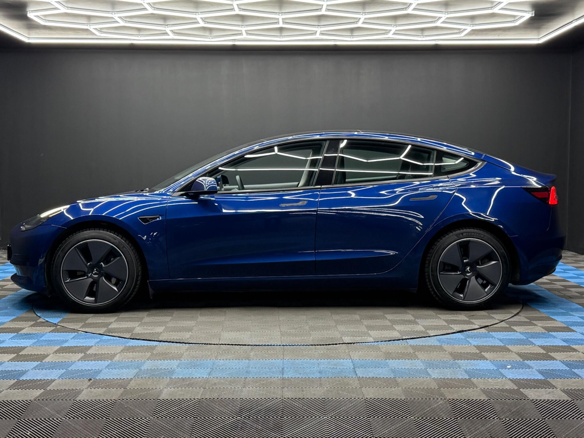 Tesla Model 3 Auto RWD 4dr 4dr Automatic 2026