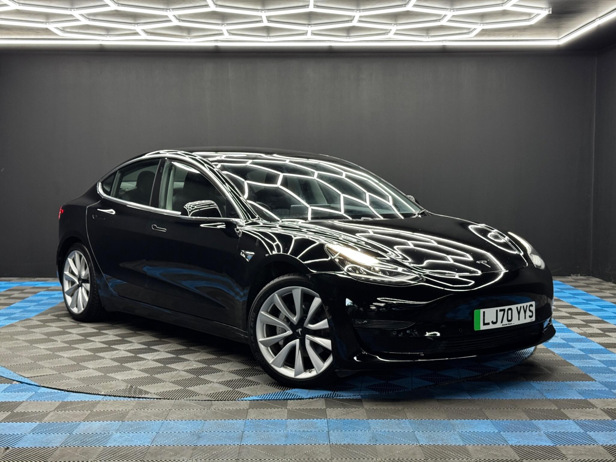 Tesla Model 3 (Dual Motor) Long Range Auto 4WDE 4dr 4dr Automatic 2026