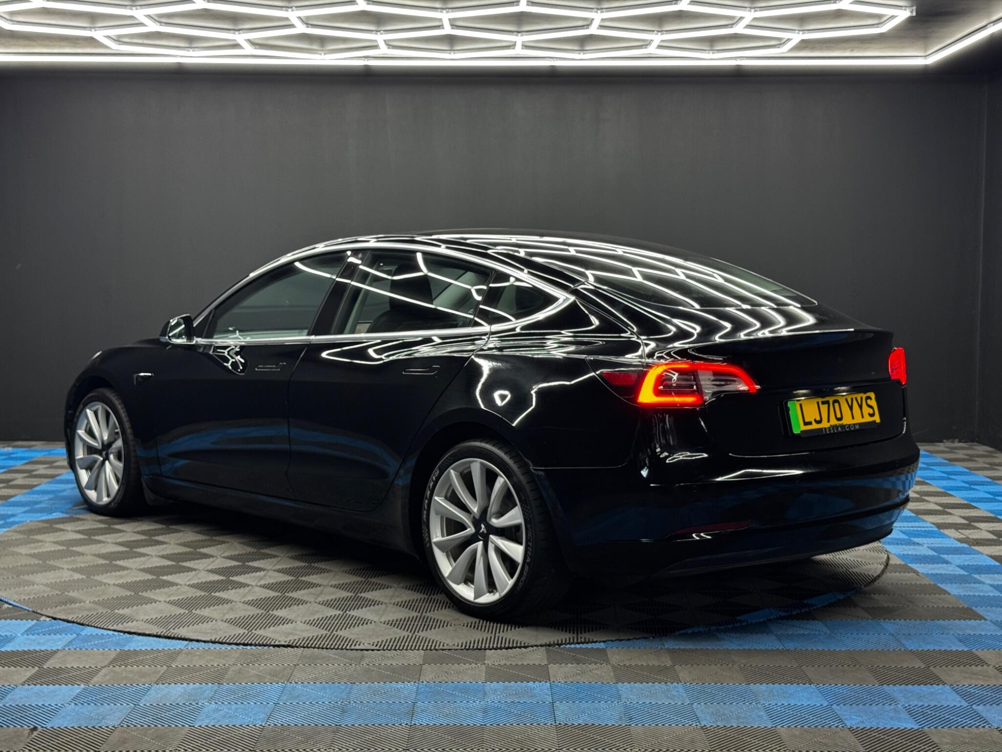 Tesla Model 3 (Dual Motor) Long Range Auto 4WDE 4dr 4dr Automatic 2026