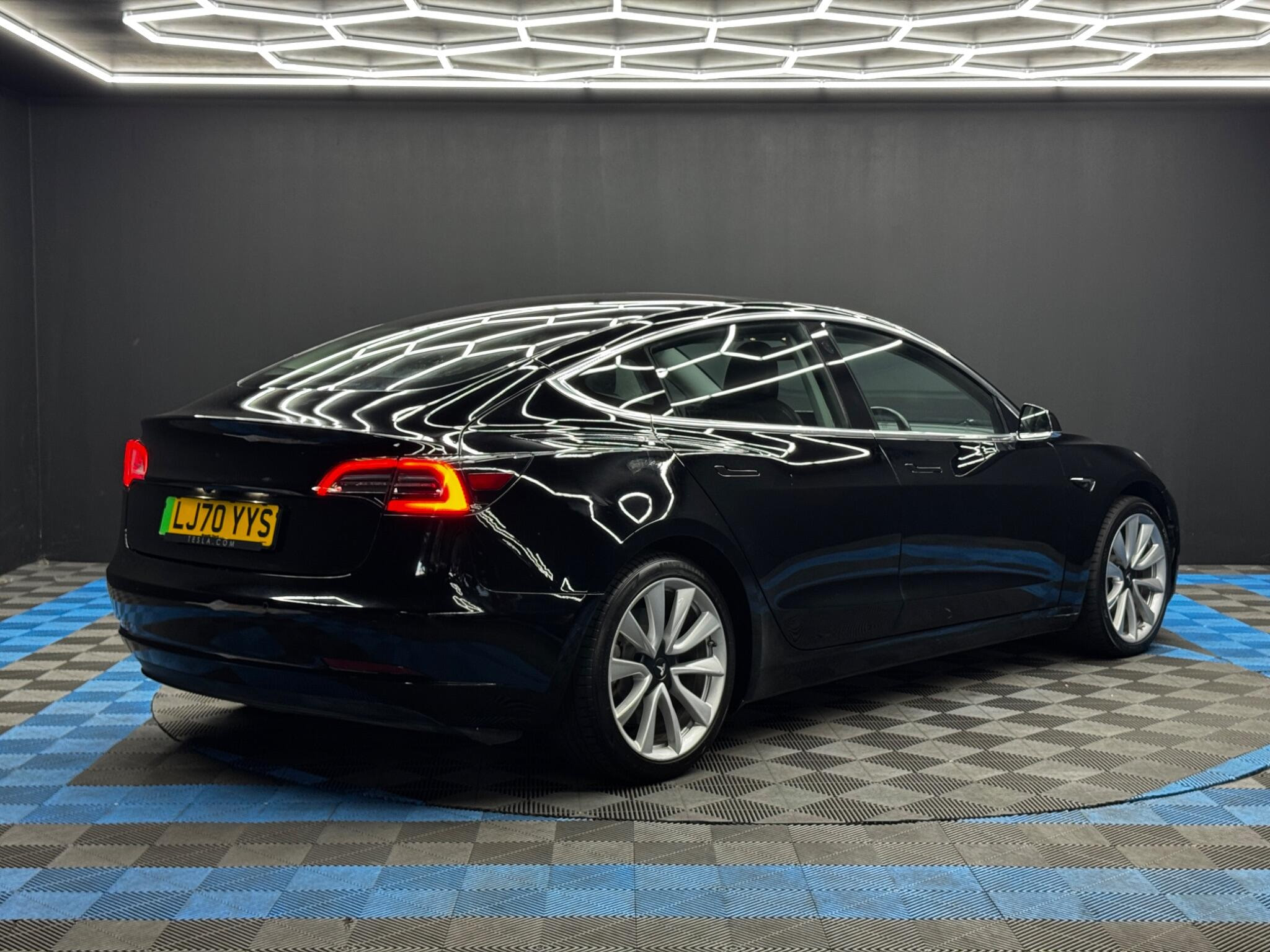 Tesla Model 3 (Dual Motor) Long Range Auto 4WDE 4dr 4dr Automatic 2026