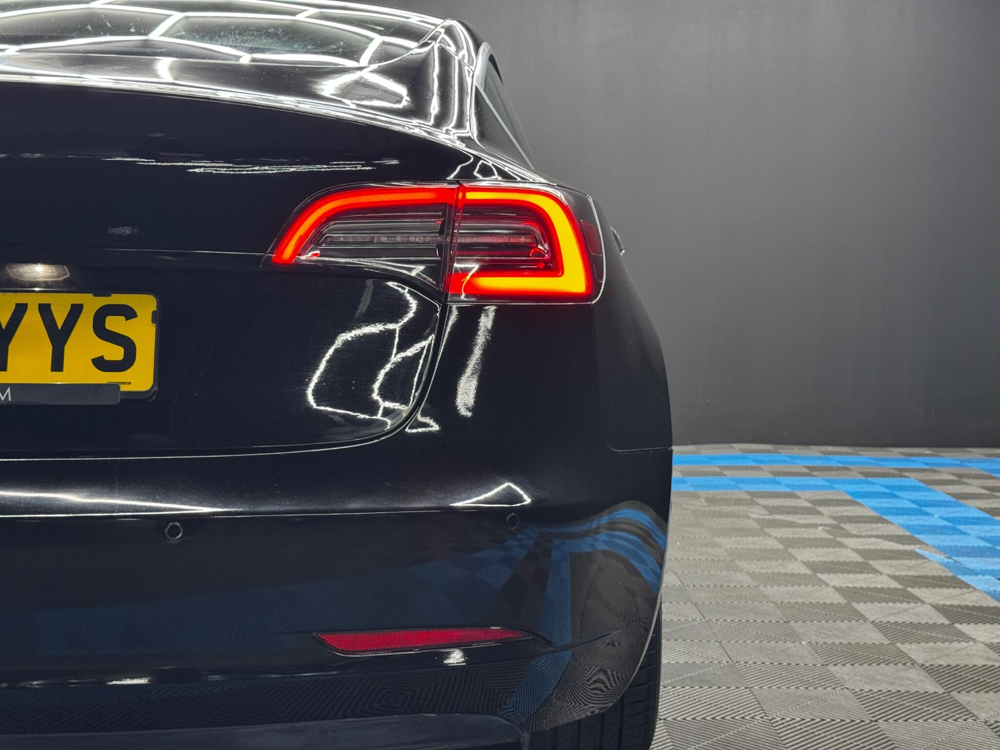 Tesla Model 3 (Dual Motor) Long Range Auto 4WDE 4dr 4dr Automatic 2026