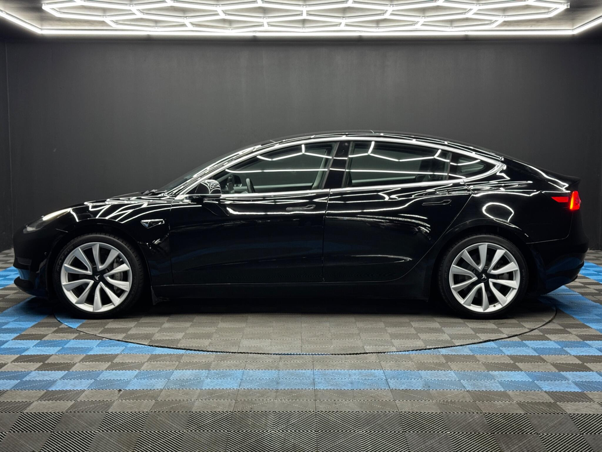 Tesla Model 3 (Dual Motor) Long Range Auto 4WDE 4dr 4dr Automatic 2026