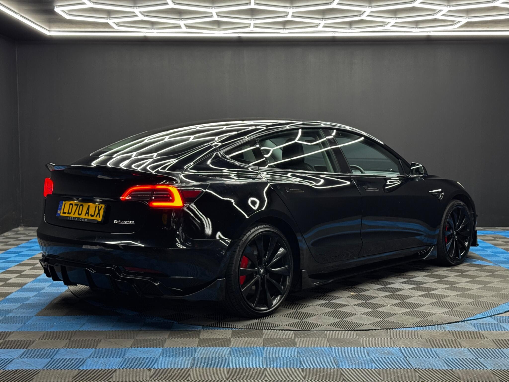 Tesla Model 3 (Dual Motor) Performance Auto 4WDE 4dr (Performance Upgrade) 4dr Automatic 2026