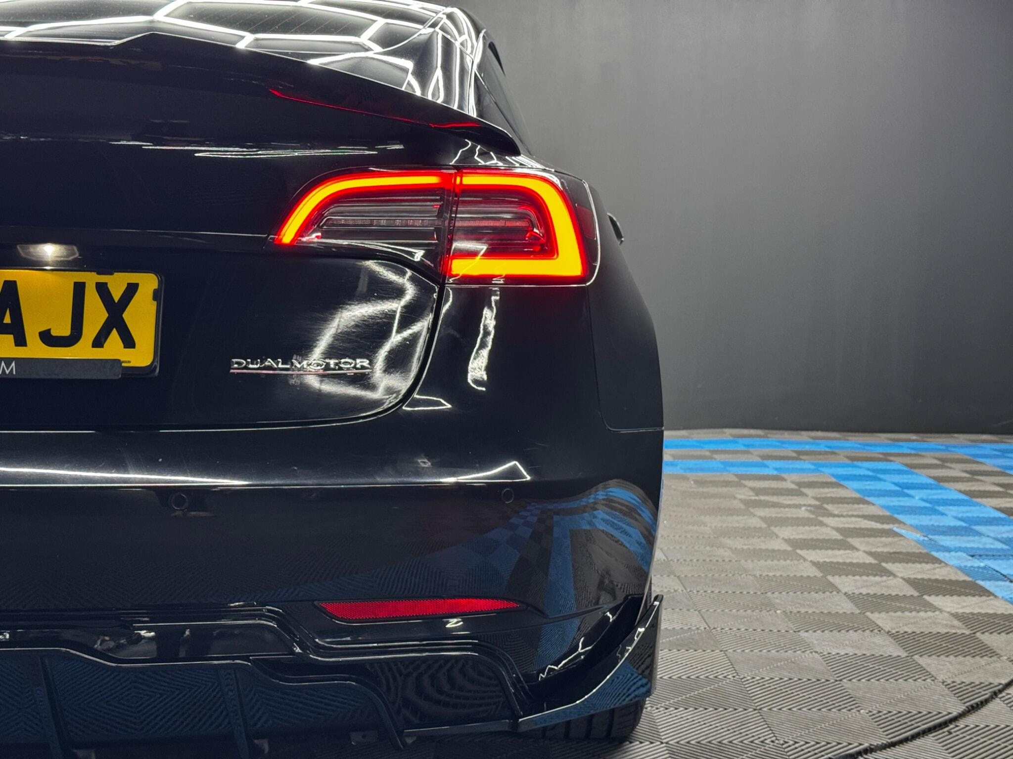Tesla Model 3 (Dual Motor) Performance Auto 4WDE 4dr (Performance Upgrade) 4dr Automatic 2026