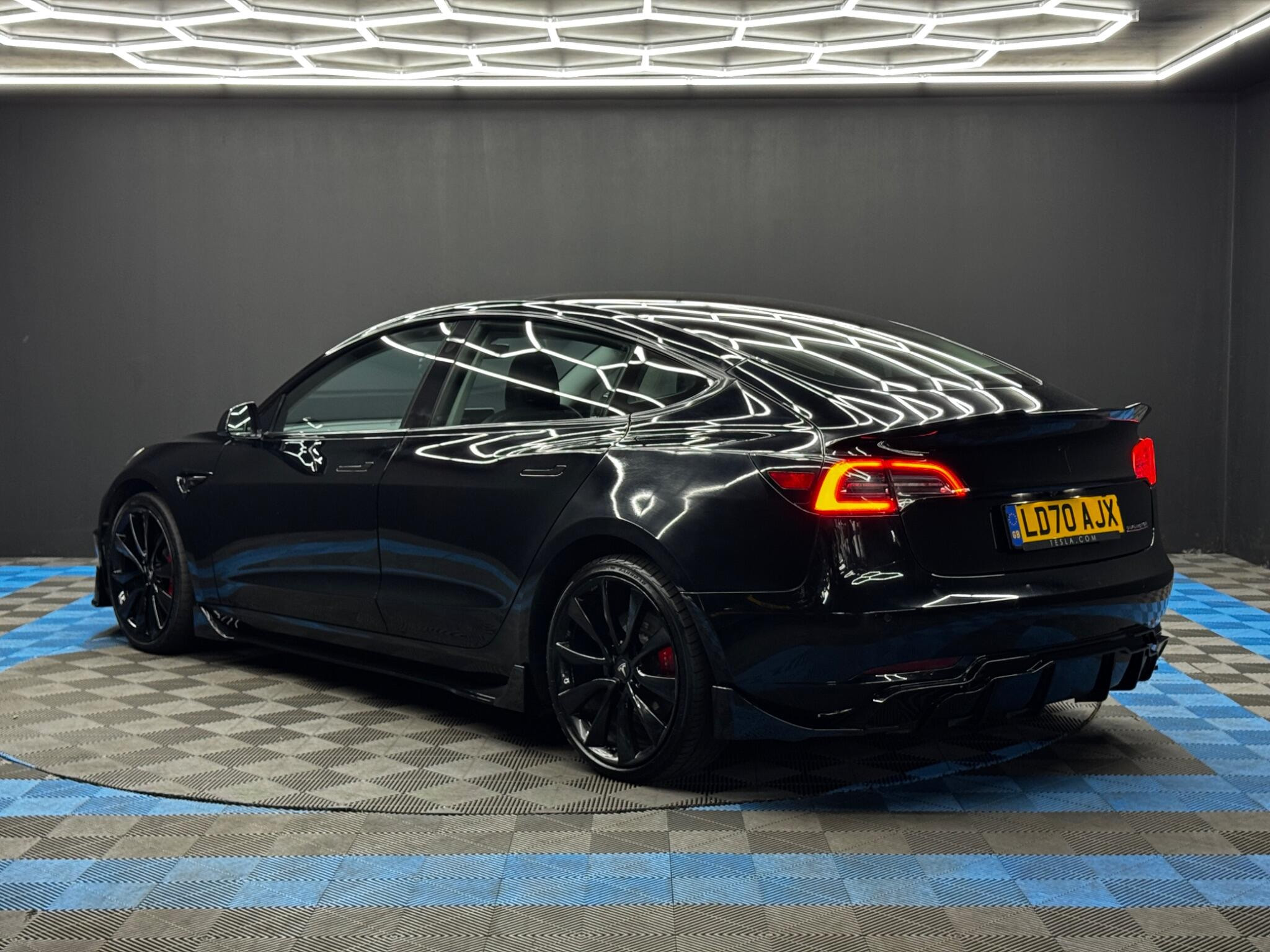 Tesla Model 3 (Dual Motor) Performance Auto 4WDE 4dr (Performance Upgrade) 4dr Automatic 2026