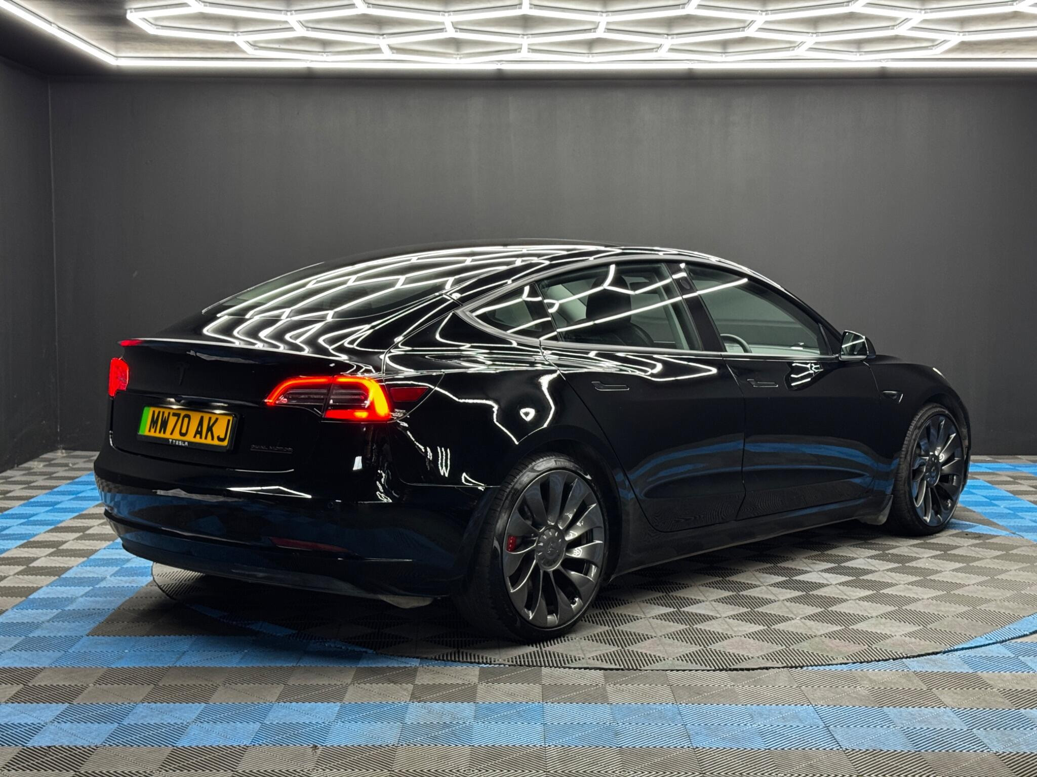Tesla Model 3 (Dual Motor) Performance Auto 4WDE 4dr (Performance Upgrade) 4dr Automatic 2026