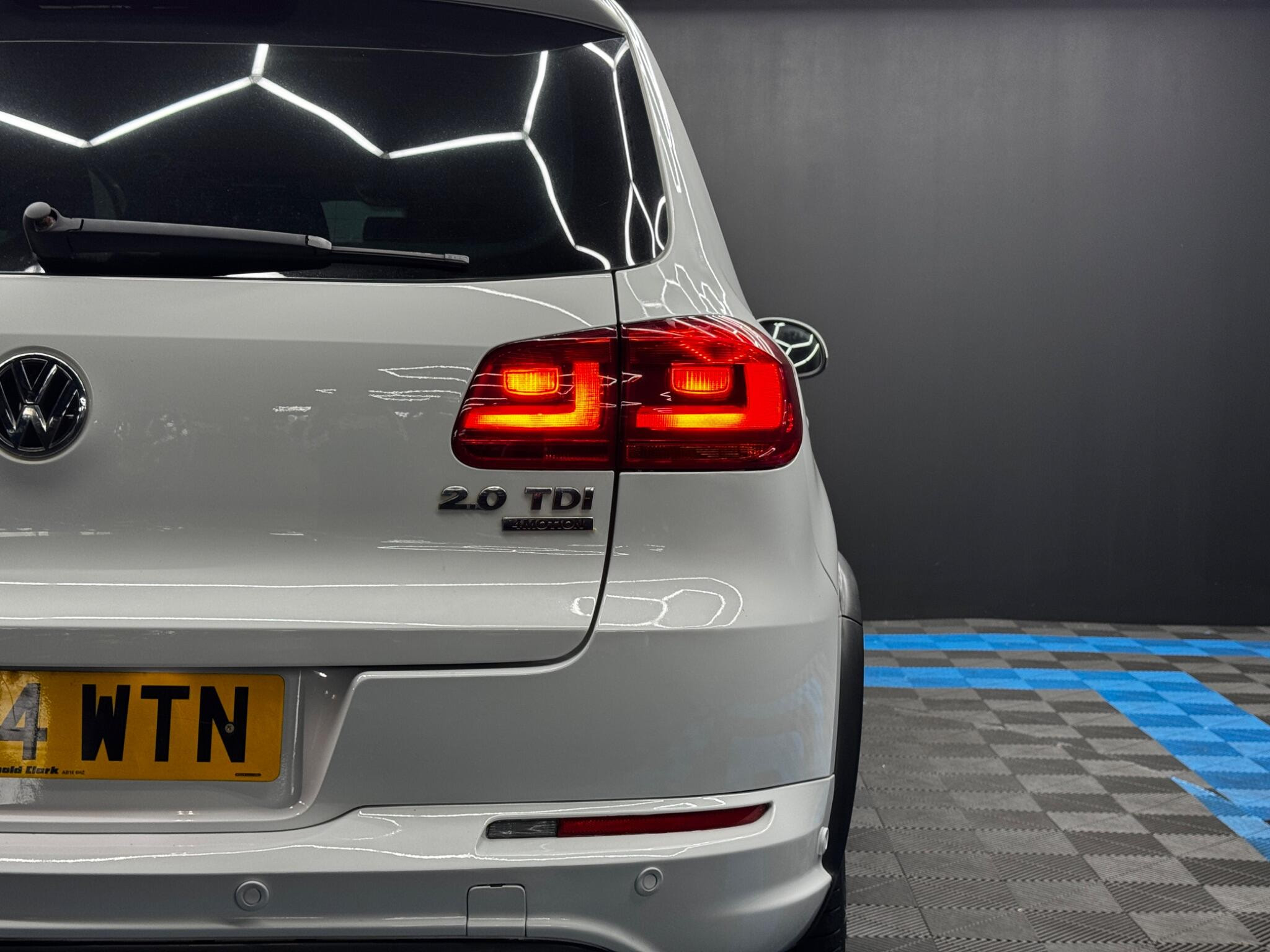 Volkswagen Tiguan 2.0 TDI BlueMotion Tech R-Line 4WD Euro 5 (s/s) 5dr (Nav) 5dr Manual 2026