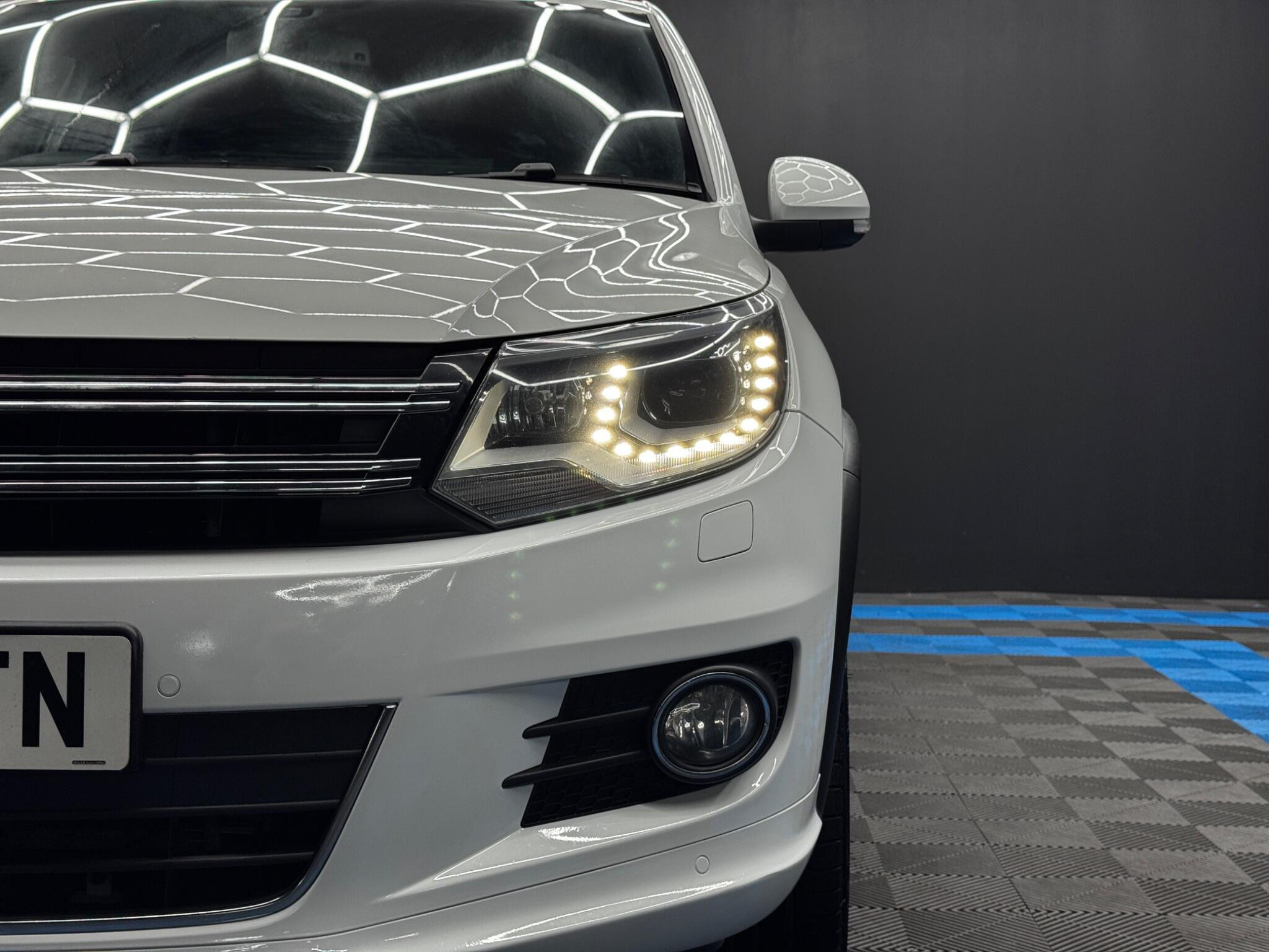 Volkswagen Tiguan 2.0 TDI BlueMotion Tech R-Line 4WD Euro 5 (s/s) 5dr (Nav) 5dr Manual 2026