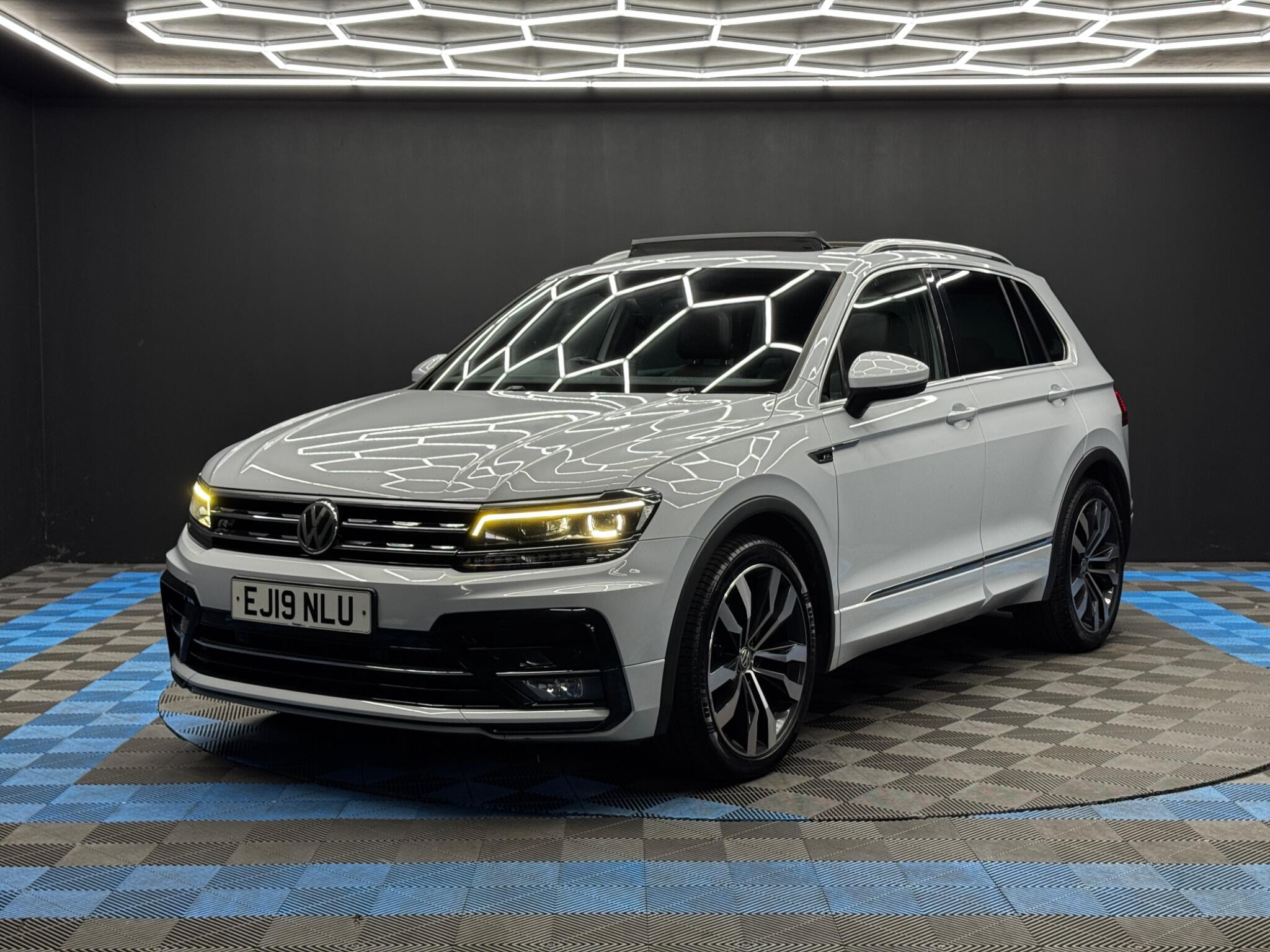 Volkswagen Tiguan 2.0 TDI R-Line DSG Euro 6 (s/s) 5dr 5dr Automatic 2026