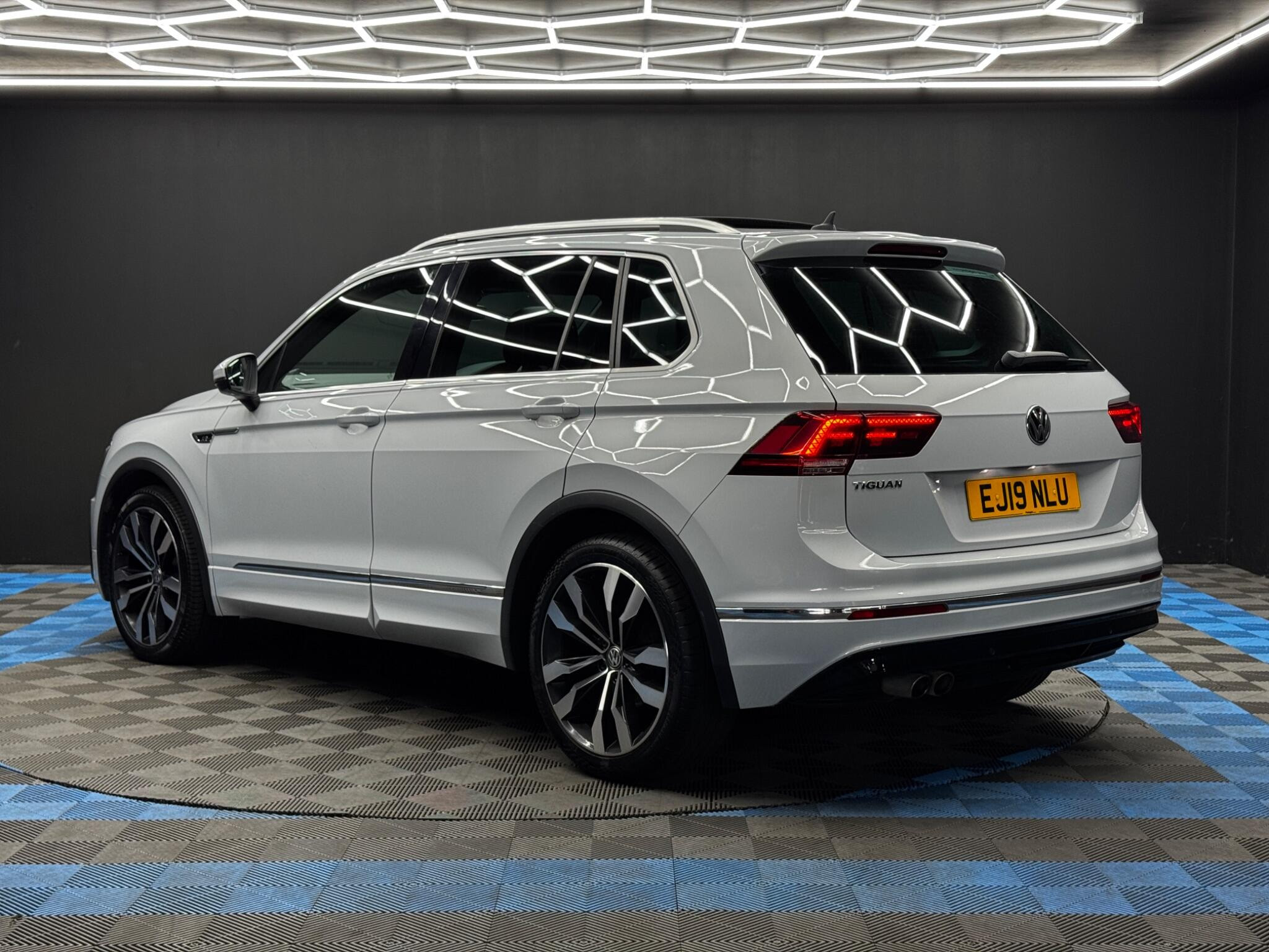 Volkswagen Tiguan 2.0 TDI R-Line DSG Euro 6 (s/s) 5dr 5dr Automatic 2026