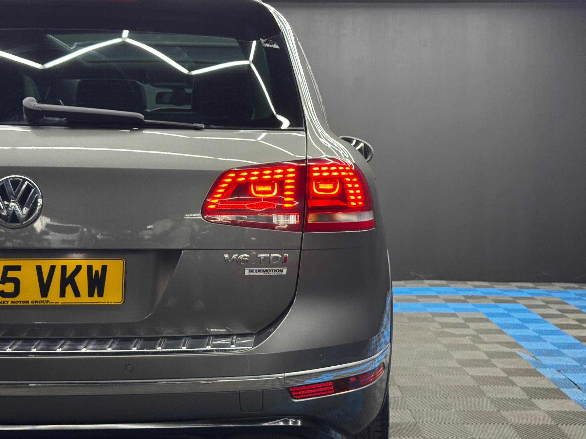 Volkswagen Touareg 3.0 TDI V6 BlueMotion Tech R-Line Tiptronic 4WD Euro 6 (s/s) 5dr 5dr Automatic 2026