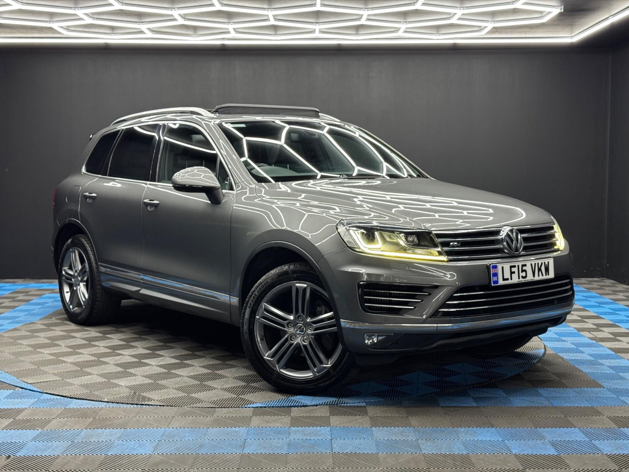 Volkswagen Touareg 3.0 TDI V6 BlueMotion Tech R-Line Tiptronic 4WD Euro 6 (s/s) 5dr 5dr Automatic 2026
