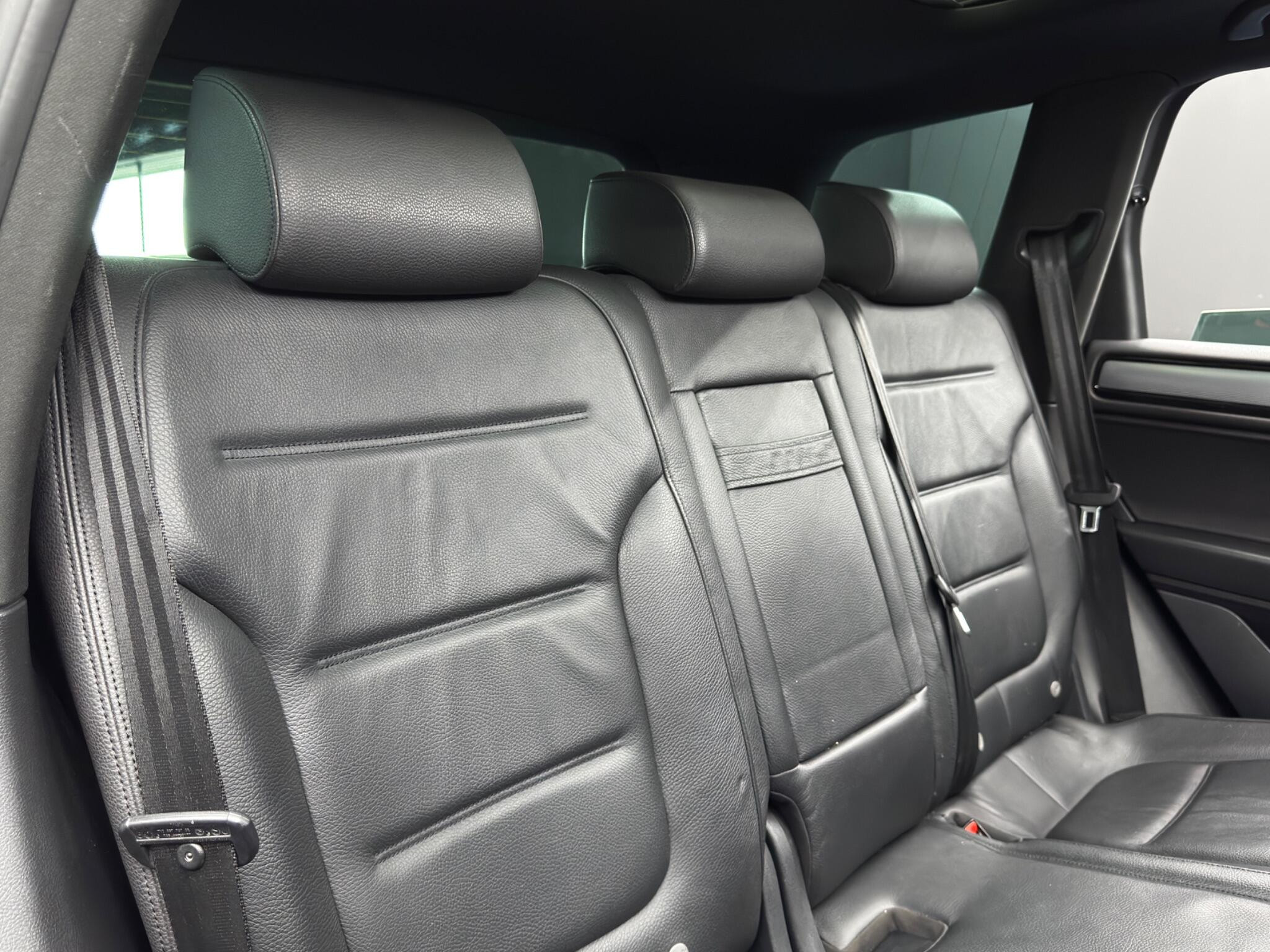 Volkswagen Touareg 3.0 TDI V6 BlueMotion Tech R-Line Tiptronic 4WD Euro 6 (s/s) 5dr 5dr Automatic 2026