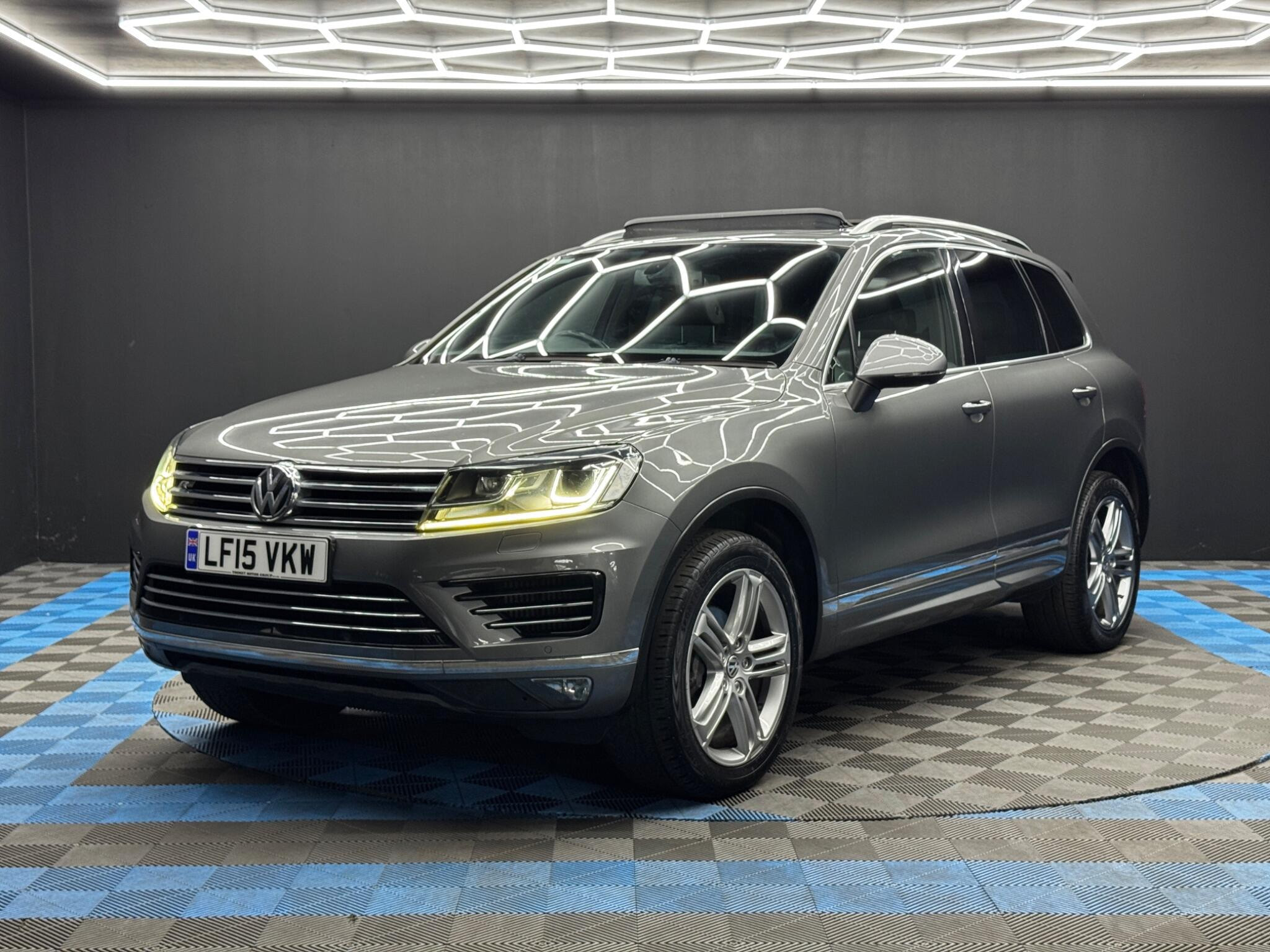 Volkswagen Touareg 3.0 TDI V6 BlueMotion Tech R-Line Tiptronic 4WD Euro 6 (s/s) 5dr 5dr Automatic 2026