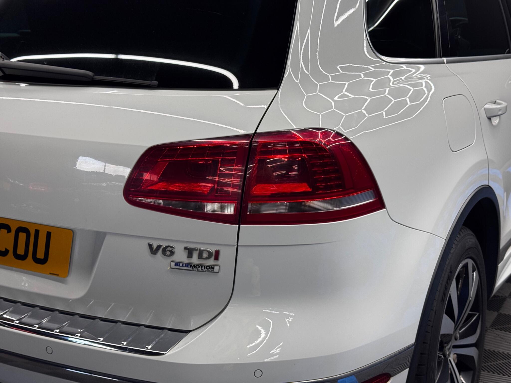 Volkswagen Touareg 3.0 TDI V6 BlueMotion Tech R-Line Tiptronic 4WD Euro 6 (s/s) 5dr 5dr Automatic 2026