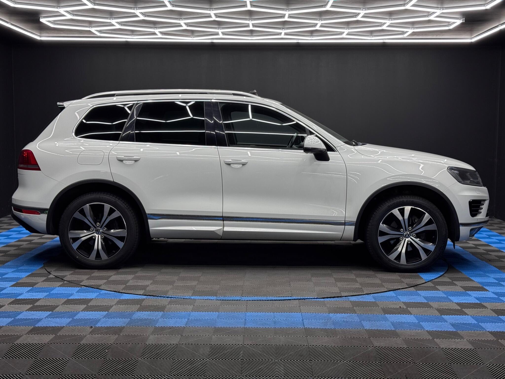 Volkswagen Touareg 3.0 TDI V6 BlueMotion Tech R-Line Tiptronic 4WD Euro 6 (s/s) 5dr 5dr Automatic 2026