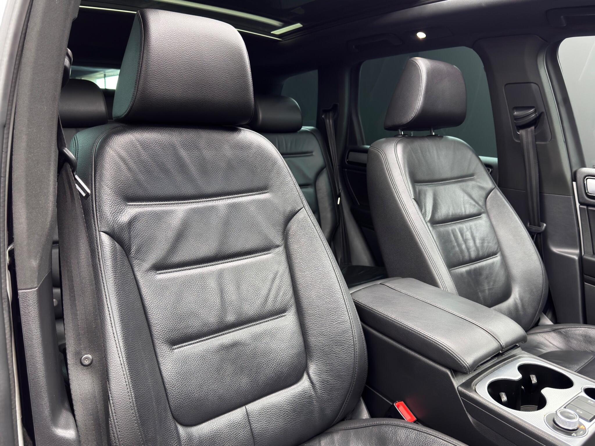 Volkswagen Touareg 3.0 TDI V6 BlueMotion Tech R-Line Tiptronic 4WD Euro 6 (s/s) 5dr 5dr Automatic 2026