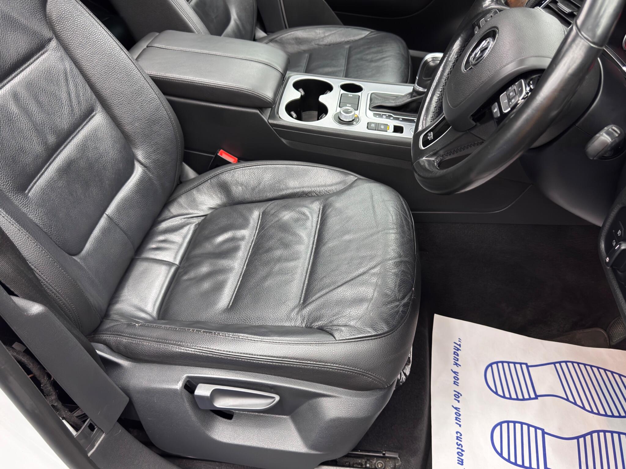 Volkswagen Touareg 3.0 TDI V6 BlueMotion Tech R-Line Tiptronic 4WD Euro 6 (s/s) 5dr 5dr Automatic 2026