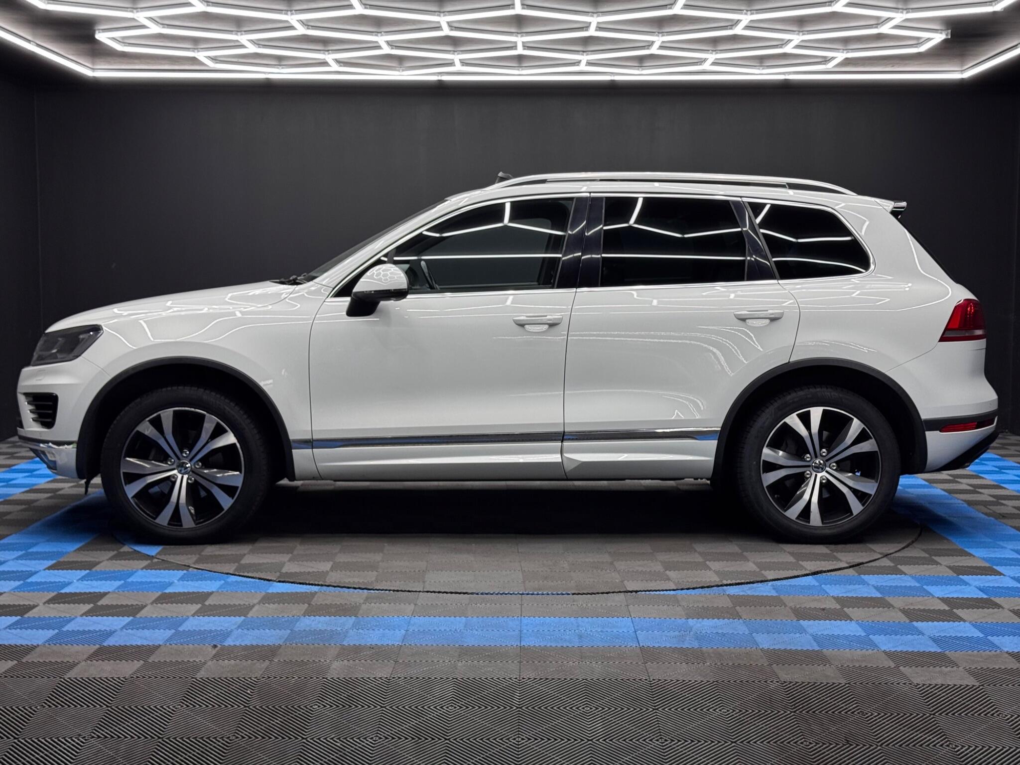 Volkswagen Touareg 3.0 TDI V6 BlueMotion Tech R-Line Tiptronic 4WD Euro 6 (s/s) 5dr 5dr Automatic 2026