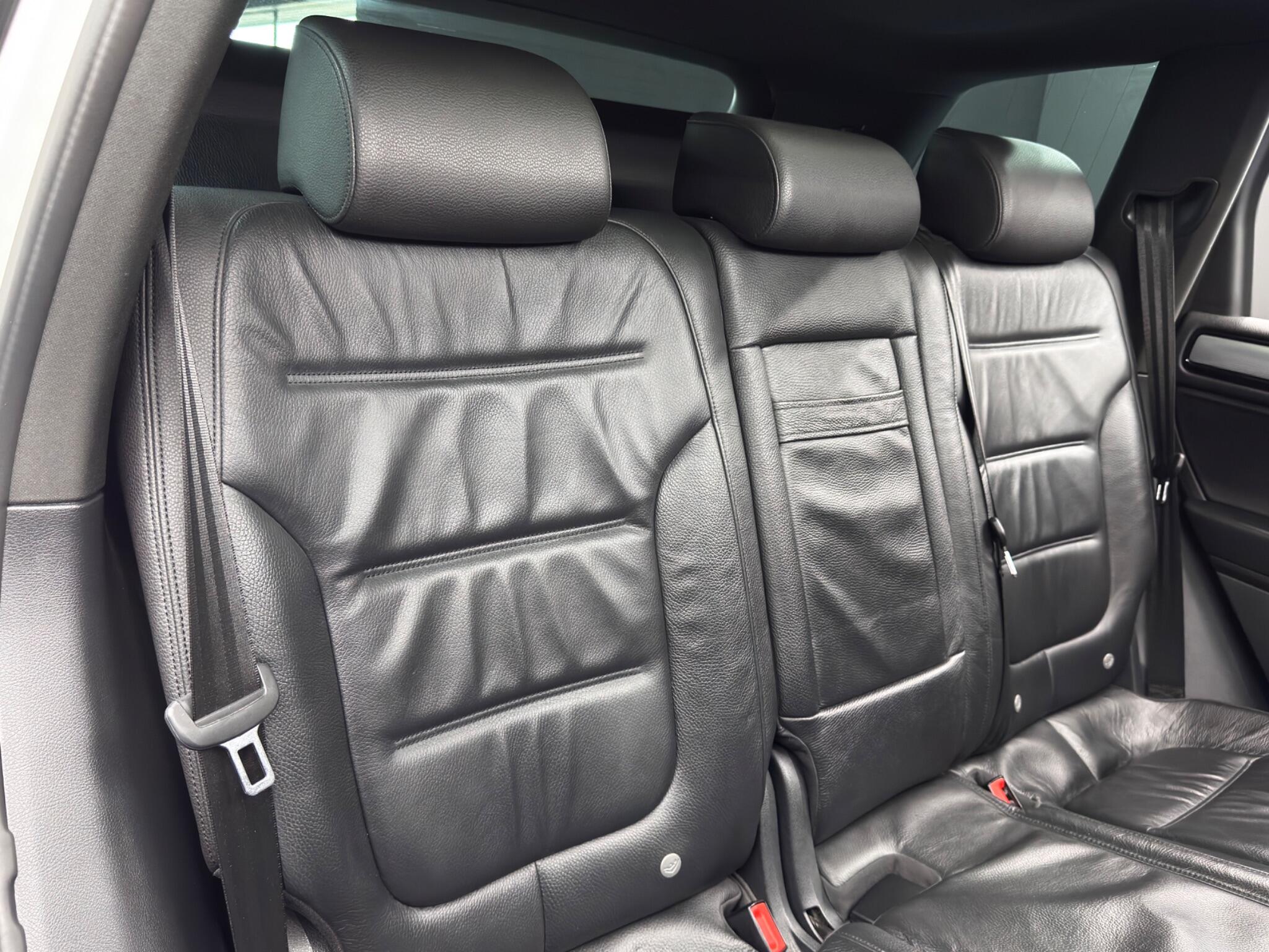 Volkswagen Touareg 3.0 TDI V6 BlueMotion Tech R-Line Tiptronic 4WD Euro 6 (s/s) 5dr 5dr Automatic 2026