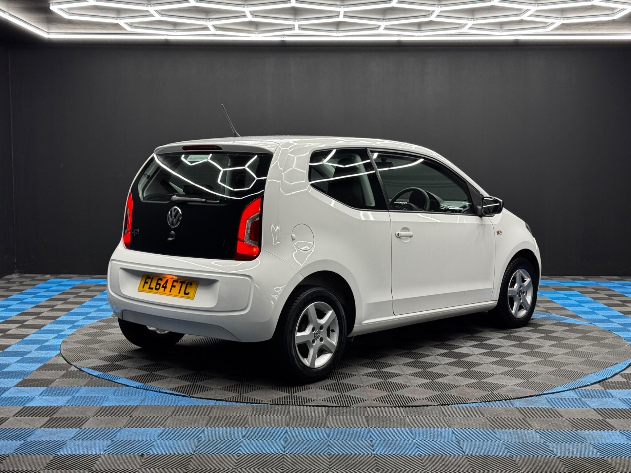 Volkswagen up! 1.0 Move up! Euro 5 3dr 3dr Manual 2026