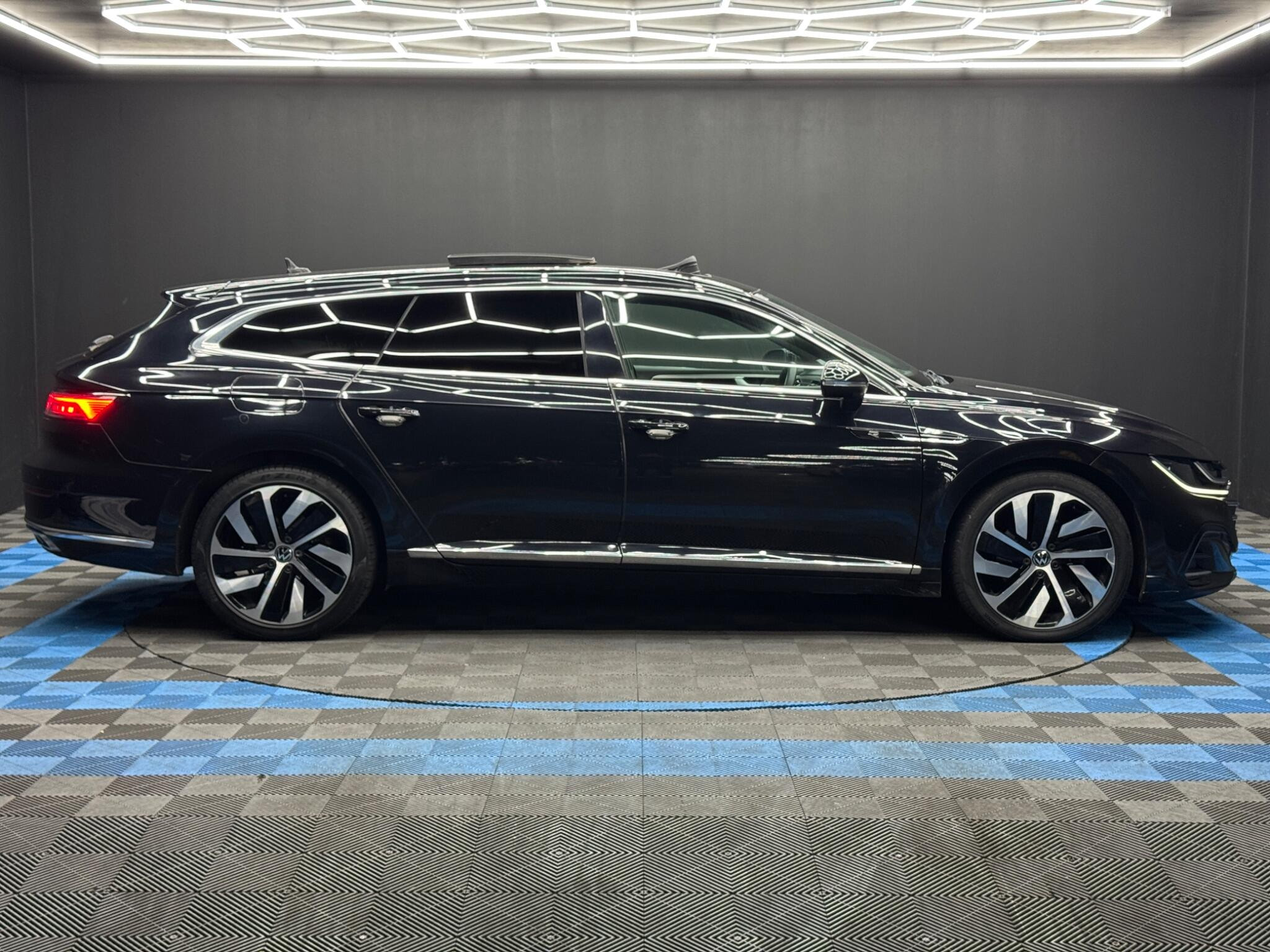 Volkswagen Arteon 2.0 TDI R-Line Shooting Brake DSG Euro 6 (s/s) 5dr 5dr Automatic 2026