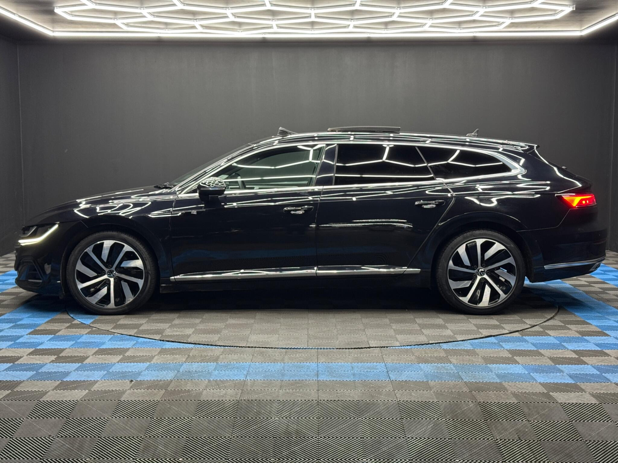 Volkswagen Arteon 2.0 TDI R-Line Shooting Brake DSG Euro 6 (s/s) 5dr 5dr Automatic 2026