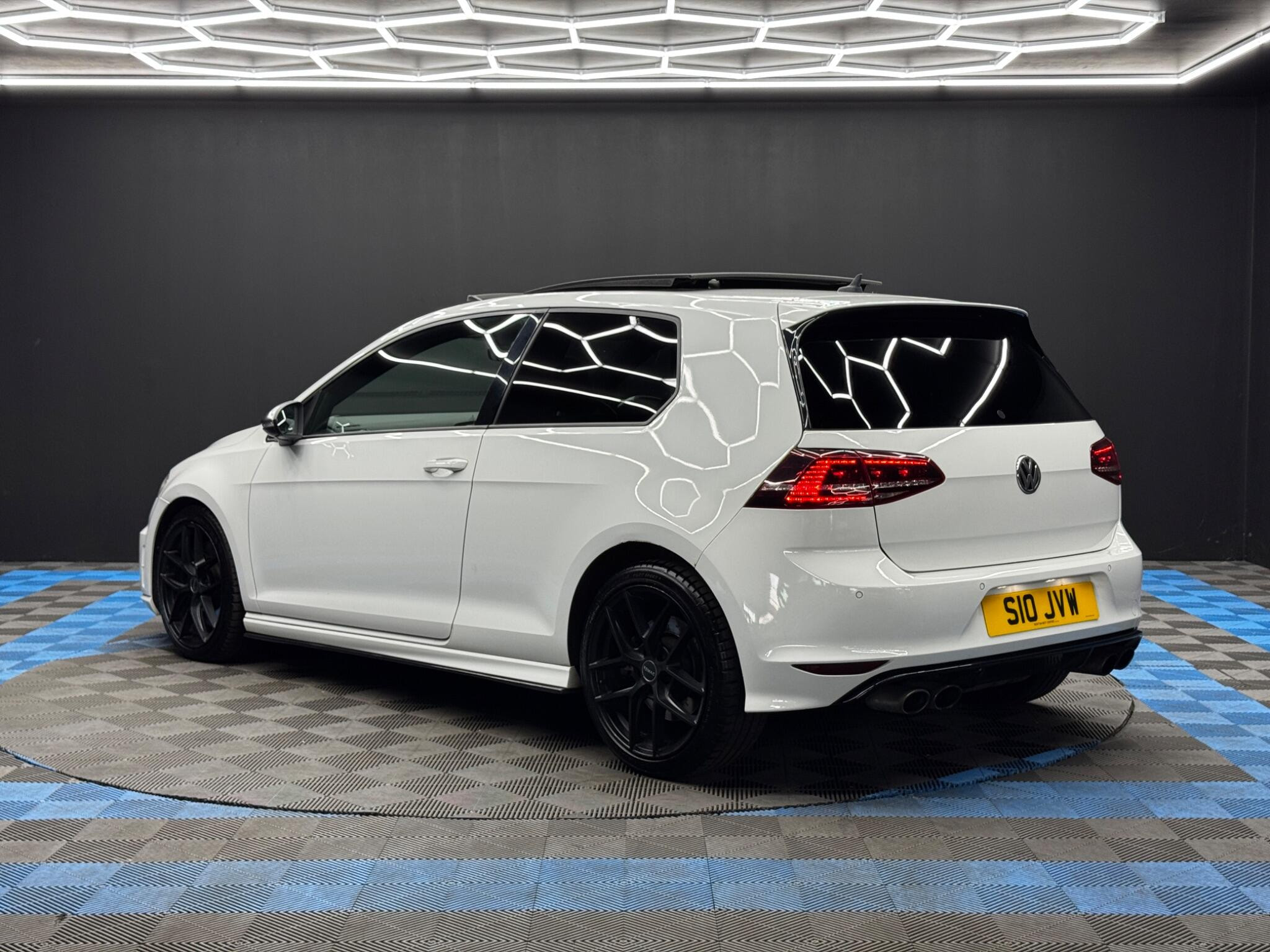 Volkswagen Golf 2.0 TSI BlueMotion Tech R DSG 4Motion Euro 6 (s/s) 3dr 3dr Automatic 2026