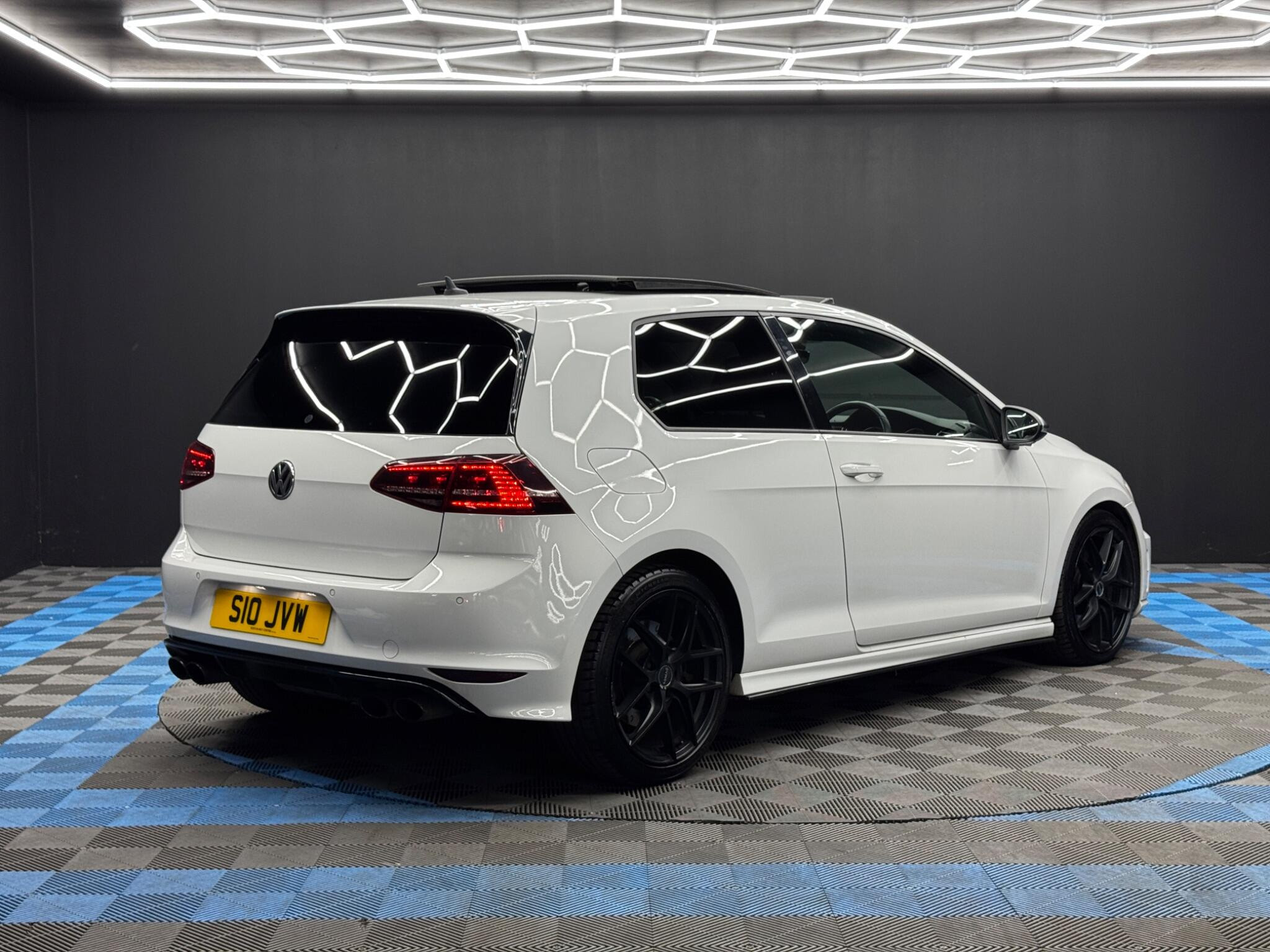 Volkswagen Golf 2.0 TSI BlueMotion Tech R DSG 4Motion Euro 6 (s/s) 3dr 3dr Automatic 2026