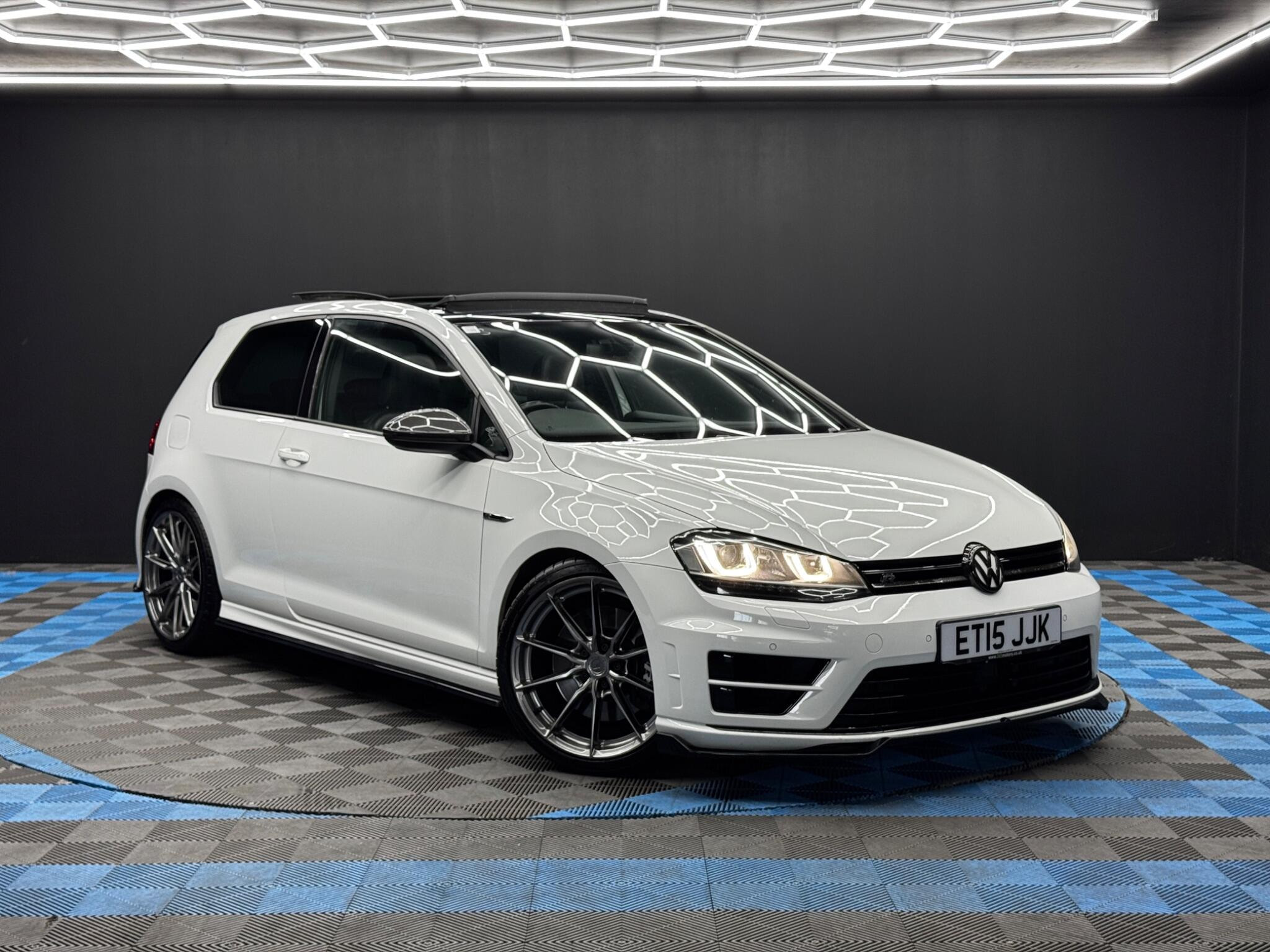 Volkswagen Golf 2.0 TSI BlueMotion Tech R DSG 4Motion Euro 6 (s/s) 3dr 3dr Automatic 2026