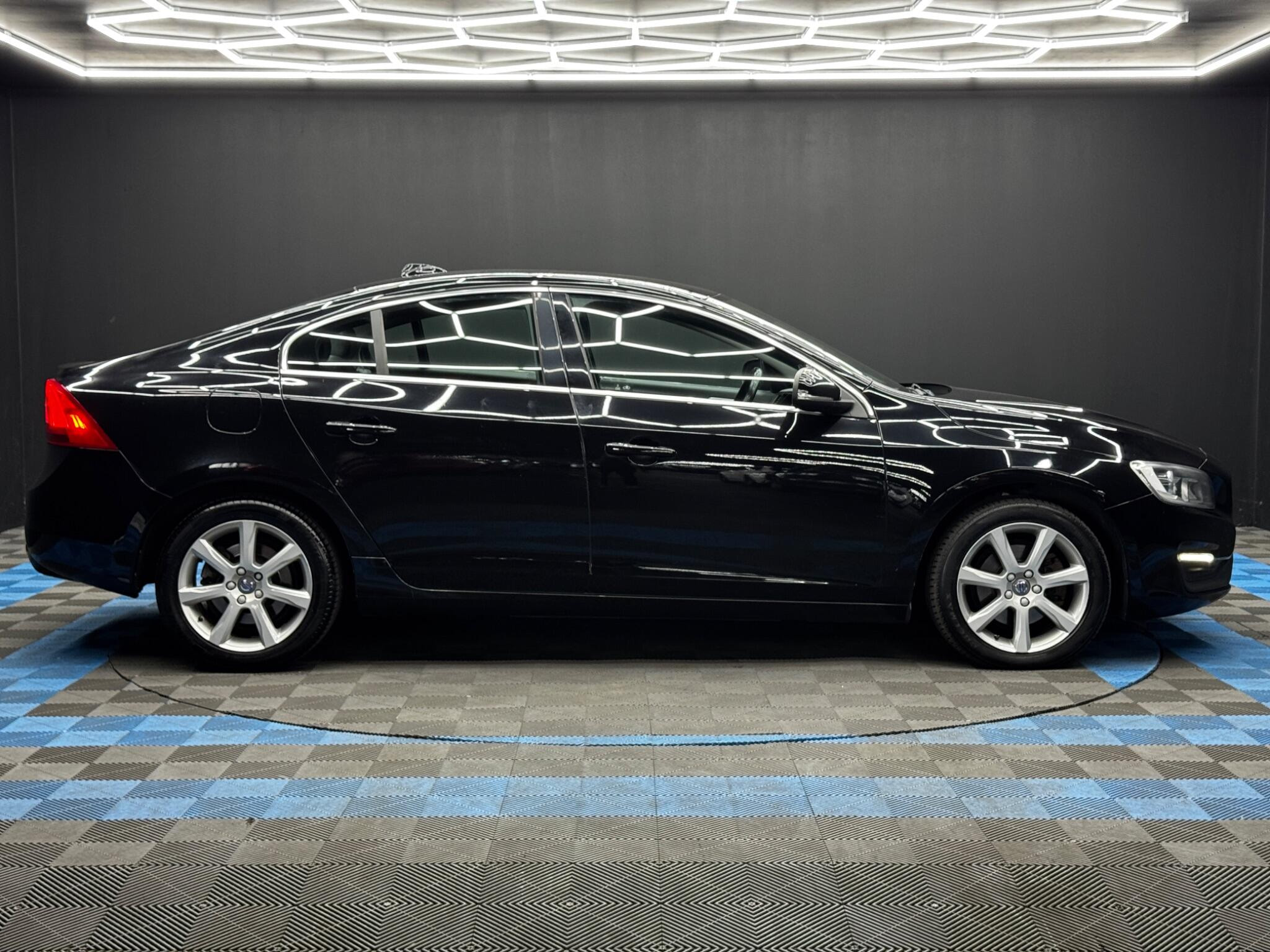 Volvo S60 2.0 D2 SE Nav Euro 6 (s/s) 4dr 4dr Manual 2026