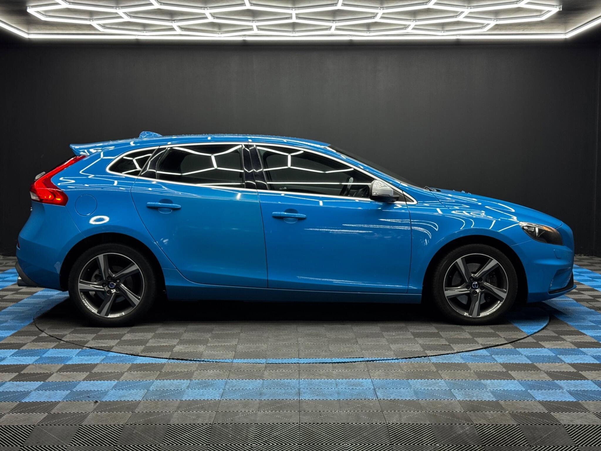 Volvo V40 2.0 D3 R-Design Nav Euro 6 (s/s) 5dr 5dr Manual 2026