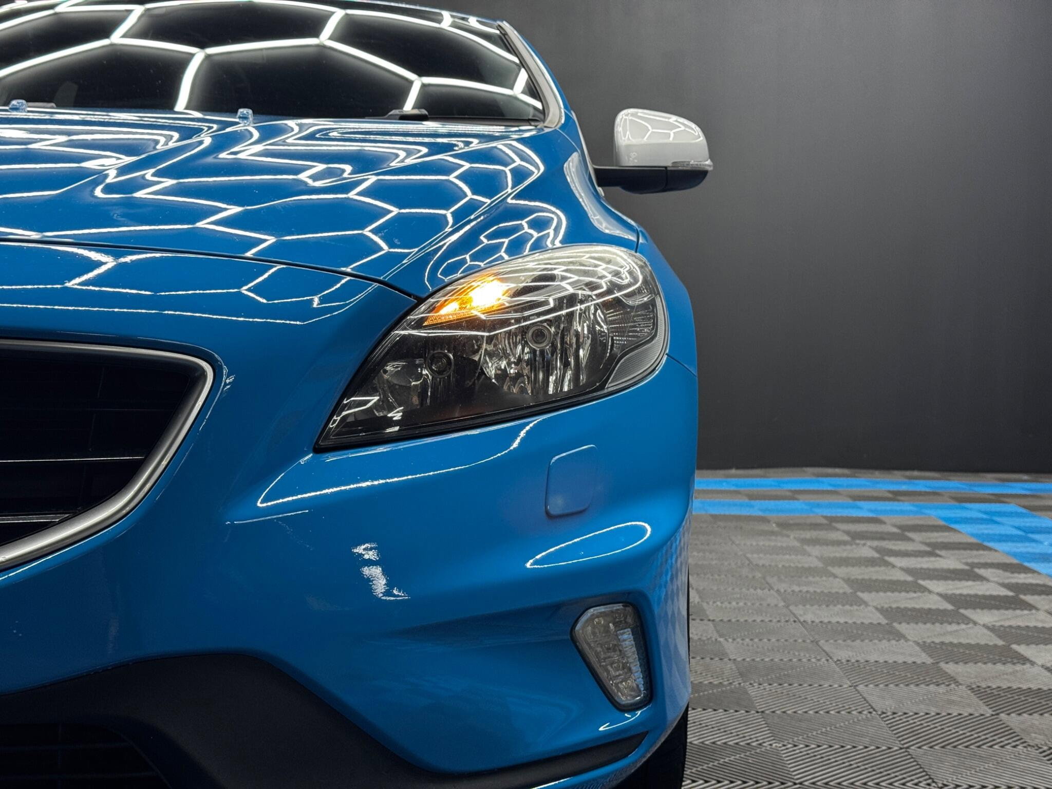 Volvo V40 2.0 D3 R-Design Nav Euro 6 (s/s) 5dr 5dr Manual 2026