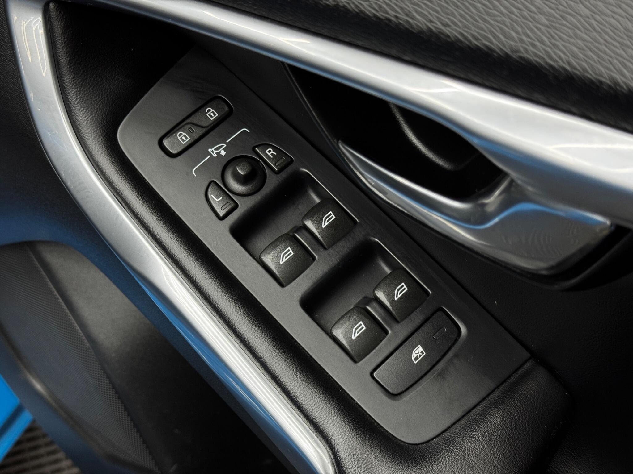 Volvo V40 2.0 D3 R-Design Nav Euro 6 (s/s) 5dr 5dr Manual 2026