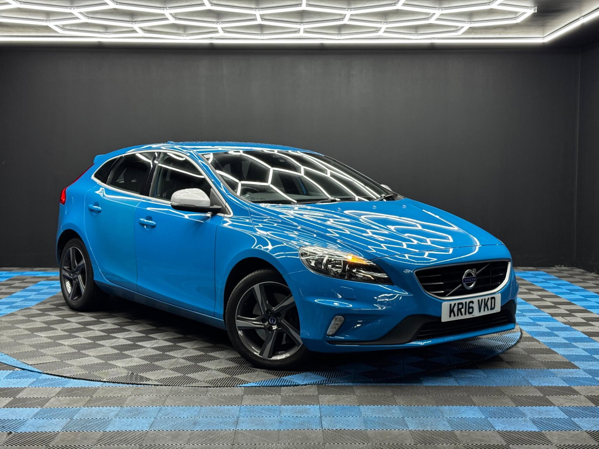 Volvo V40 2.0 D3 R-Design Nav Euro 6 (s/s) 5dr 5dr Manual 2026