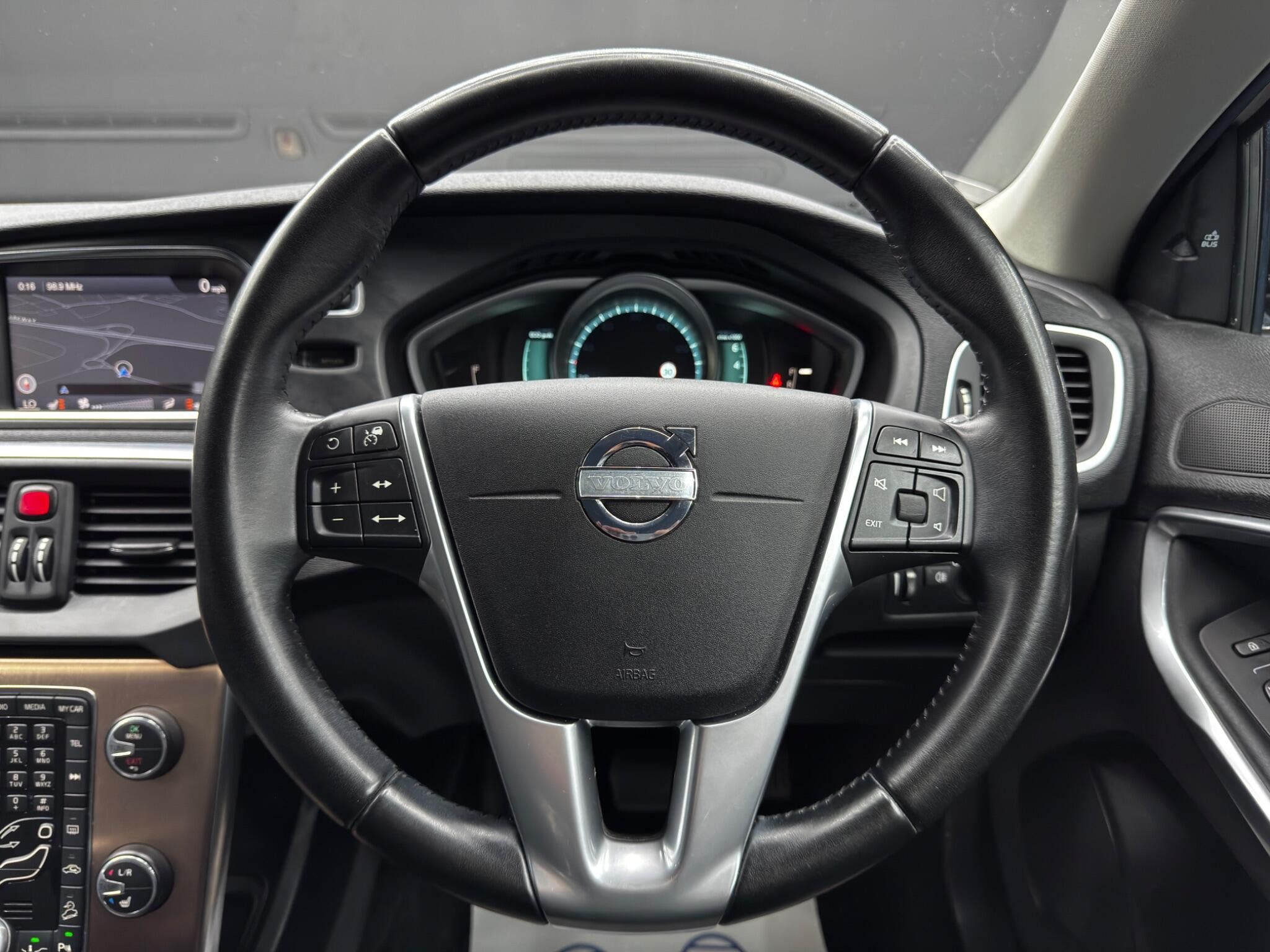 Volvo V40 Cross Country 1.6 T4 SE Nav Powershift 5dr Automatic 2026