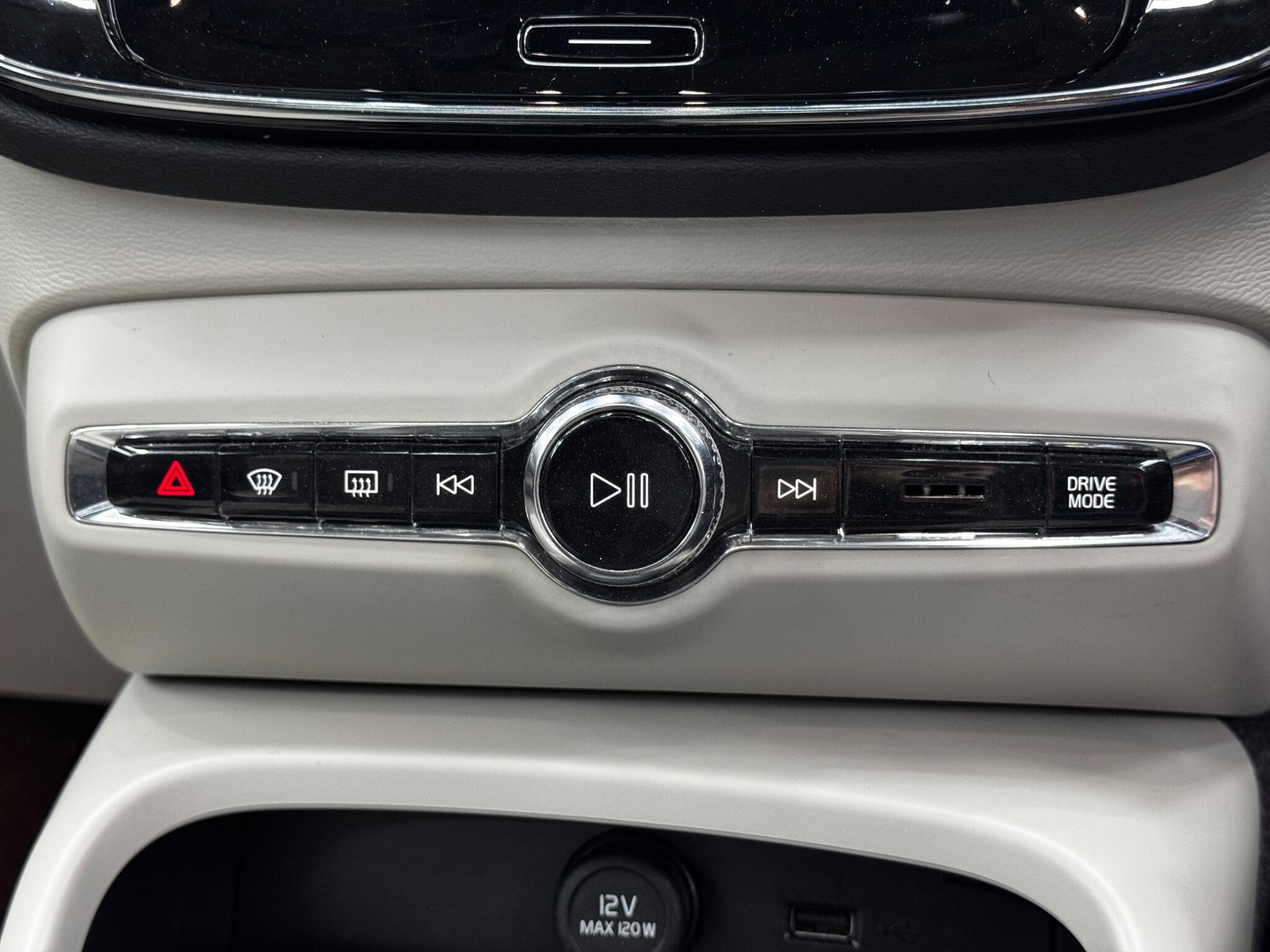 Volvo XC40 1.5 T3 Inscription Euro 6 (s/s) 5dr 5dr Manual 2026