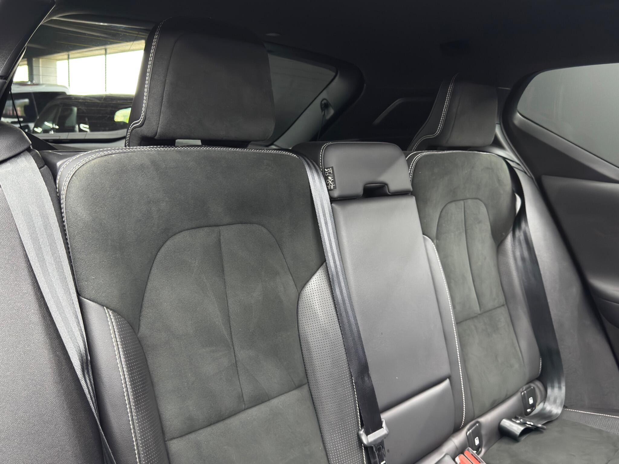 Volvo XC40 1.5 T3 R-Design Euro 6 (s/s) 5dr 5dr Manual 2026