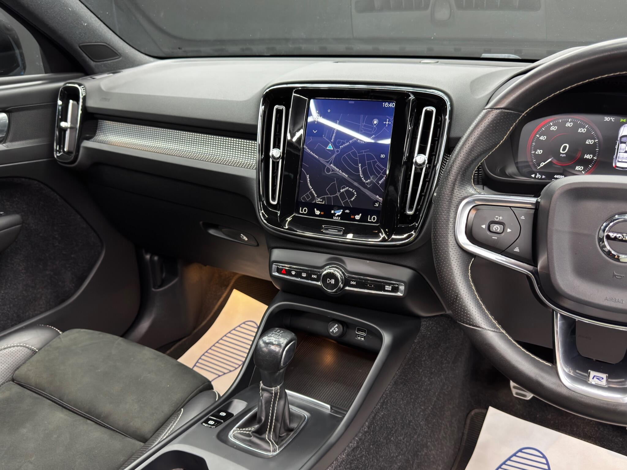 Volvo XC40 1.5 T3 R-Design Euro 6 (s/s) 5dr 5dr Manual 2026